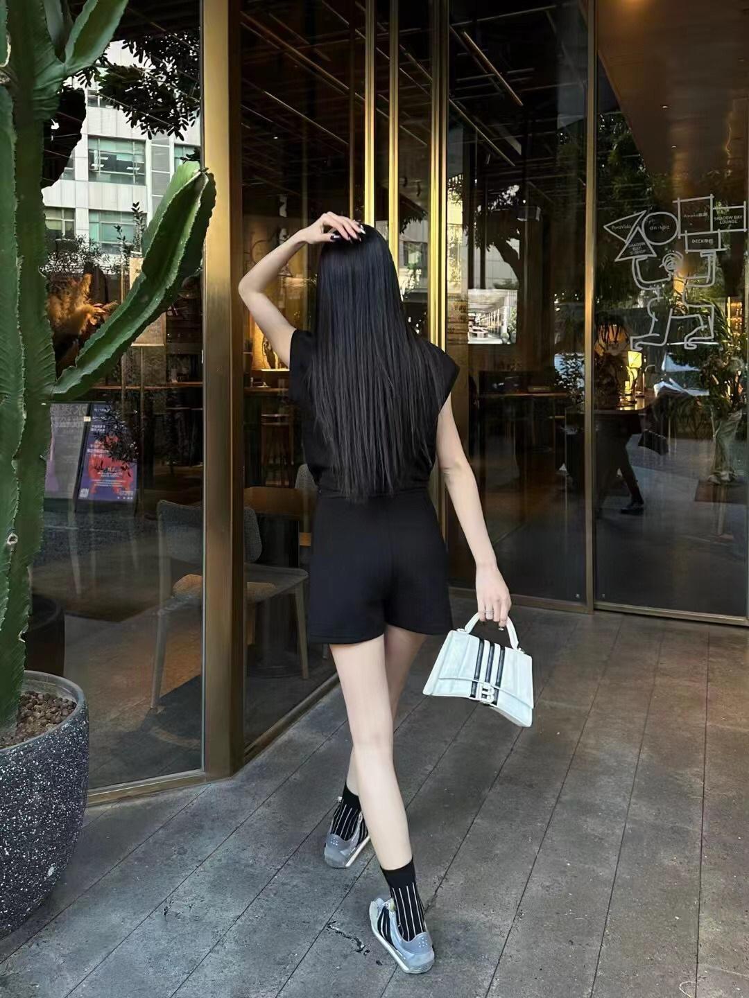c6f1a9fa601deb92570d71aab2c81abf.jpg