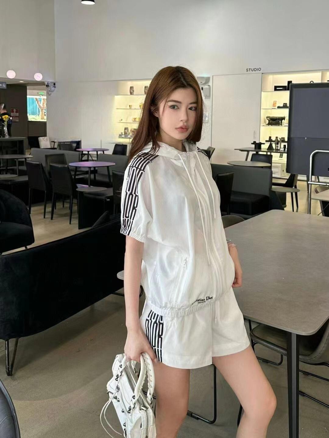 53bf025ef43bb15cd6084c1649e46d61.jpg