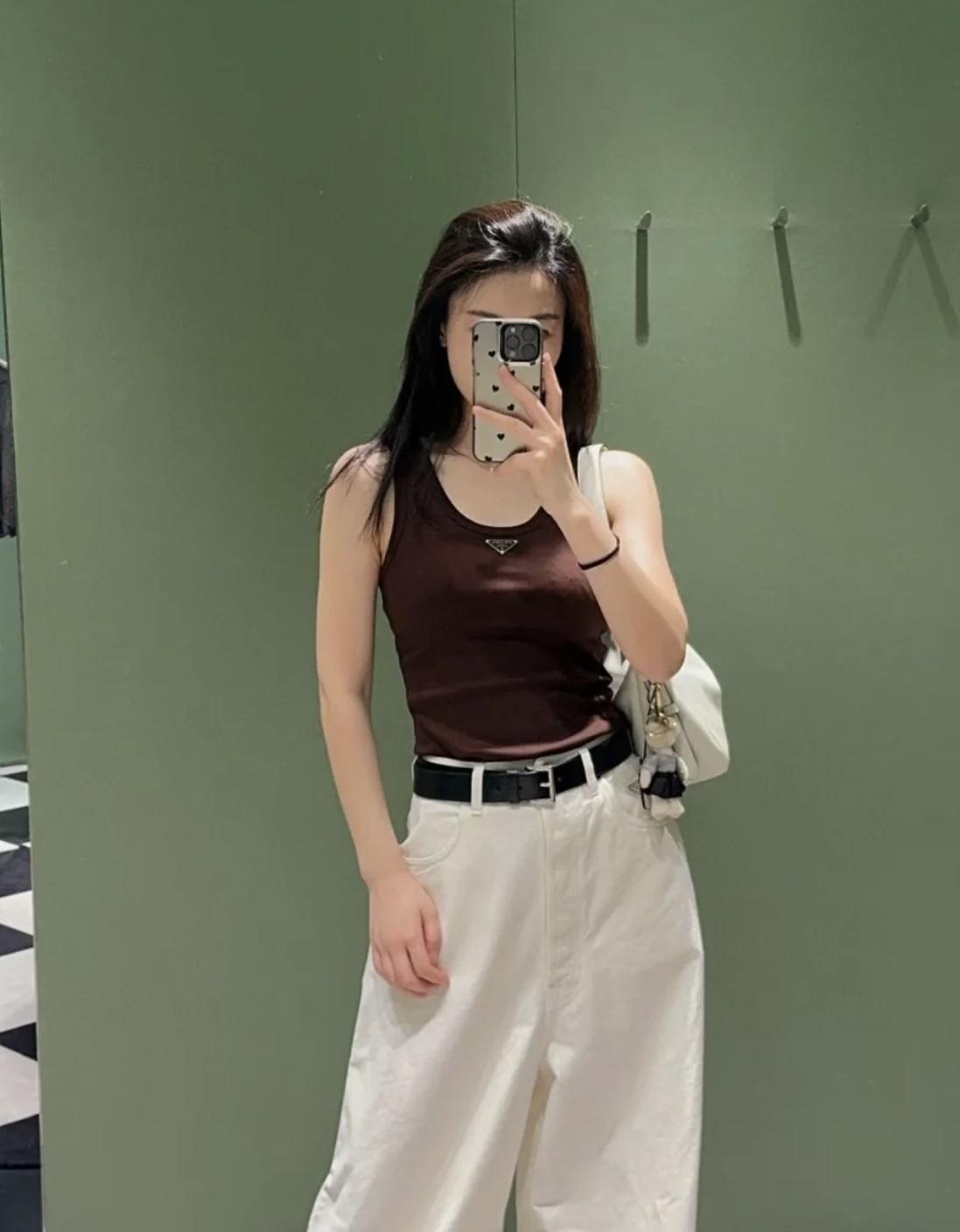 0f3b98b9d61e3581ccc2c5c8e6601af1.jpg