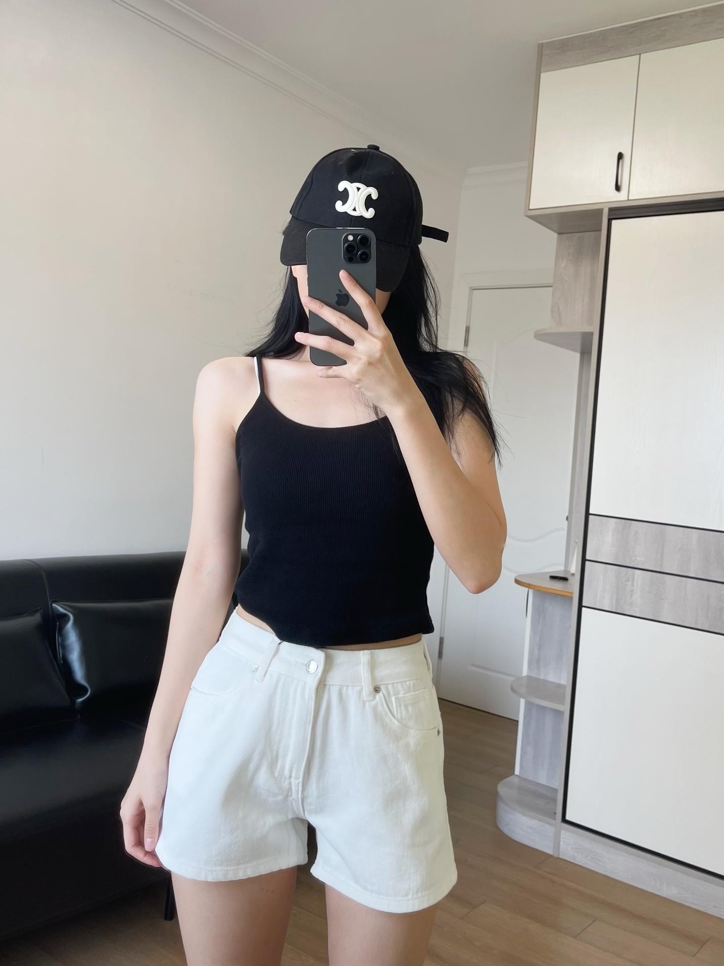 69e25e7c715a61767850db5c3b78ba6d.jpg
