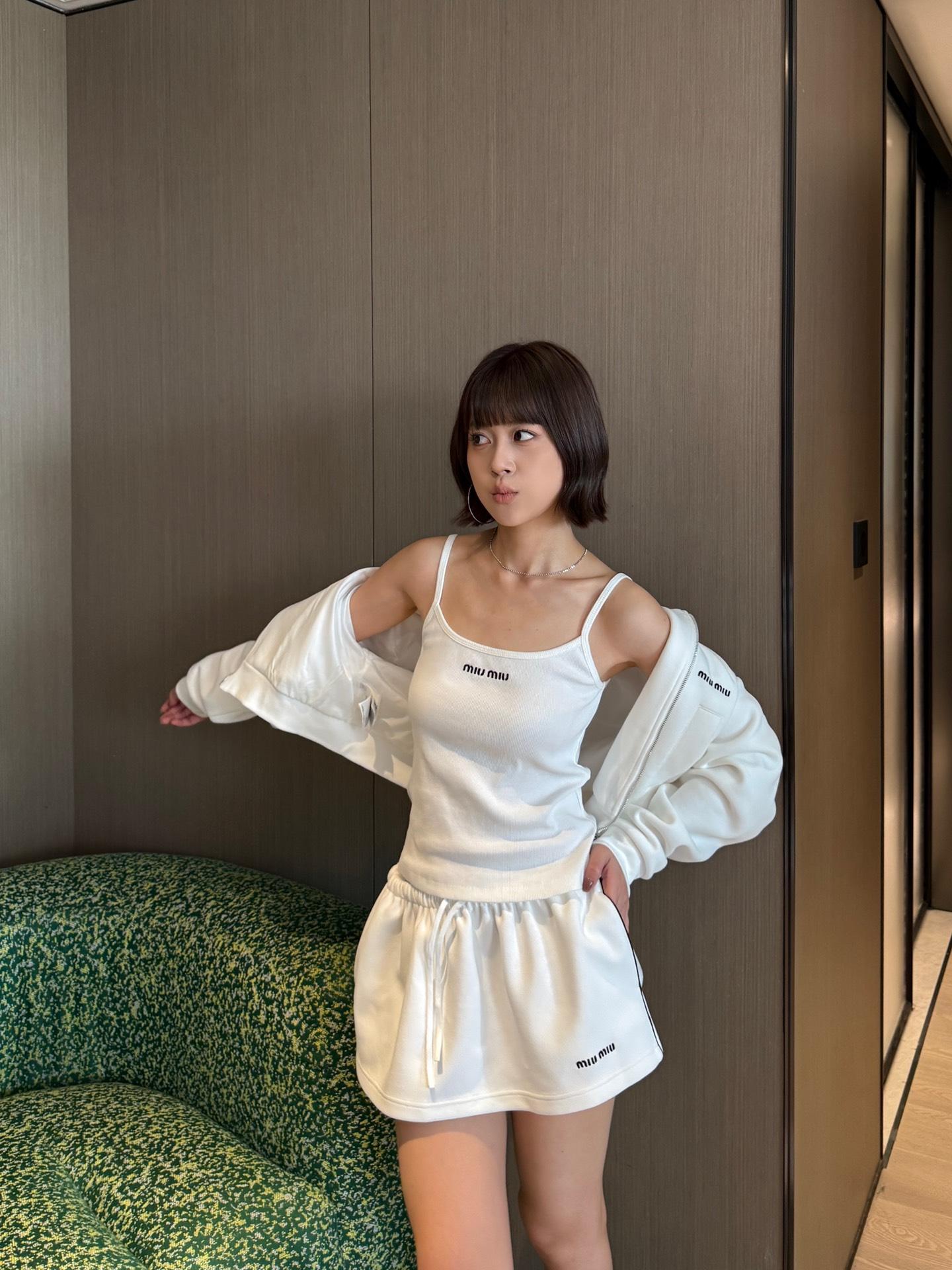 d87905fa760ff69baf4e6bf9685de912.jpg