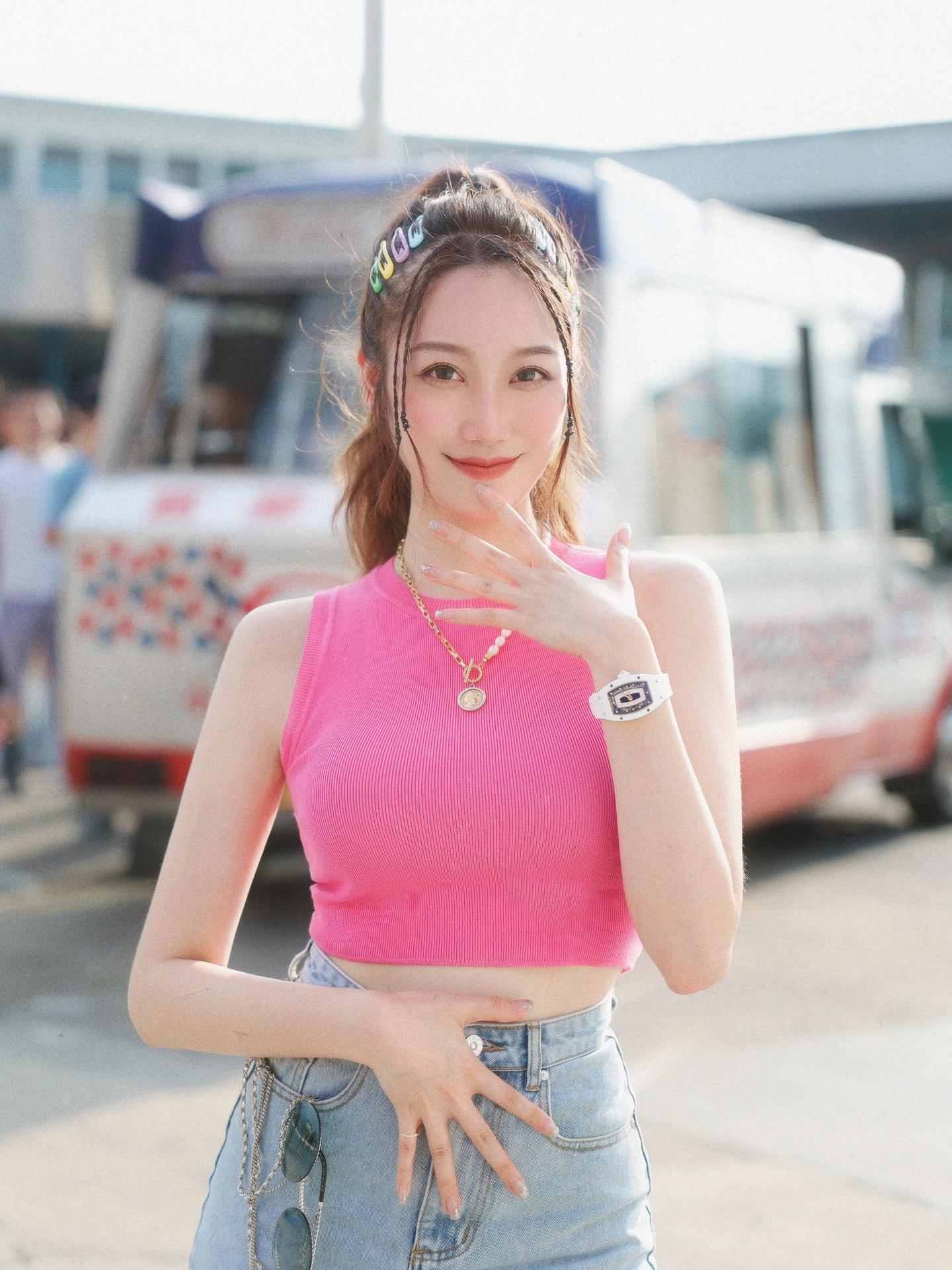 5d5c6eac674e88f7c533b6a93c4d297e.jpg