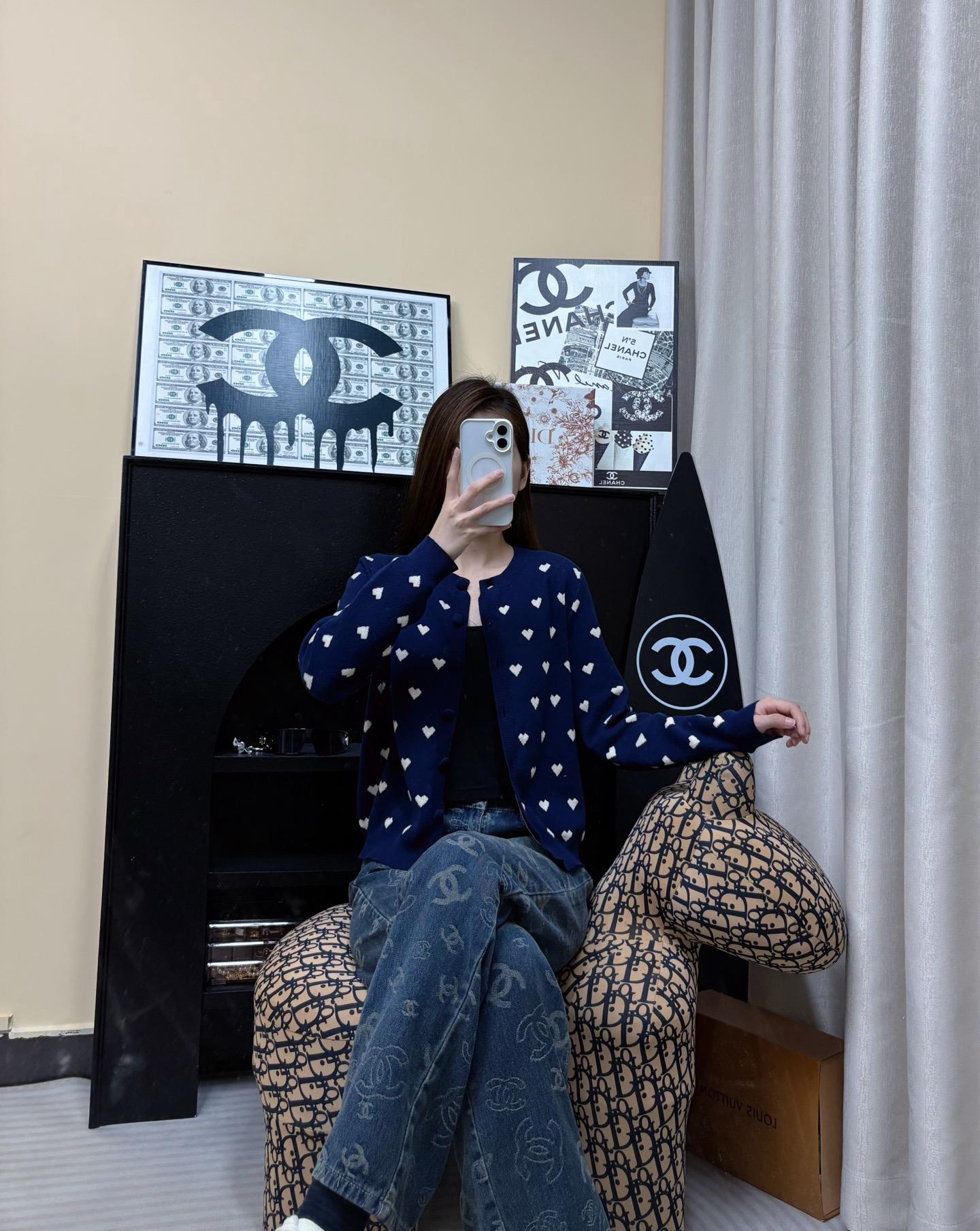 6aac2c593e7421b357bdeccccfc8a05c.jpg