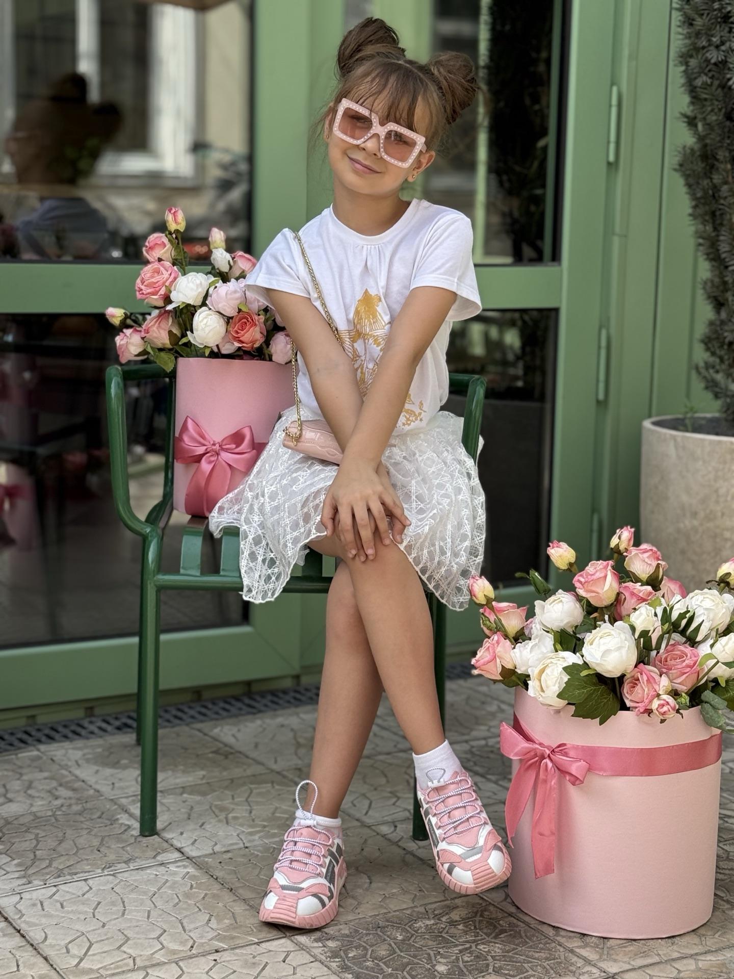 8899516a08c651126887f81e8f77a4b8.jpg