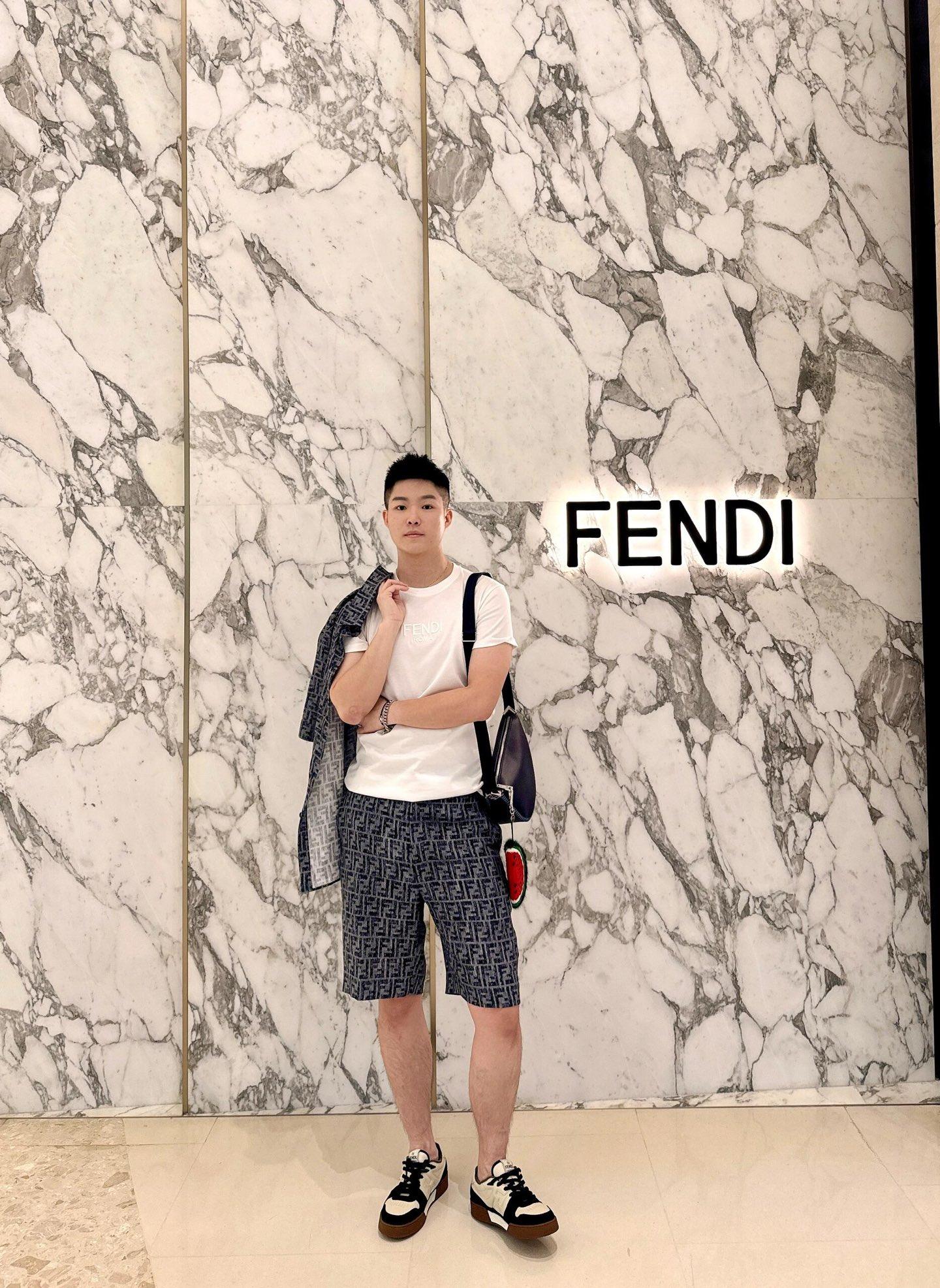 e8915e56a36f6a081ed723ecd5a565a0.jpg