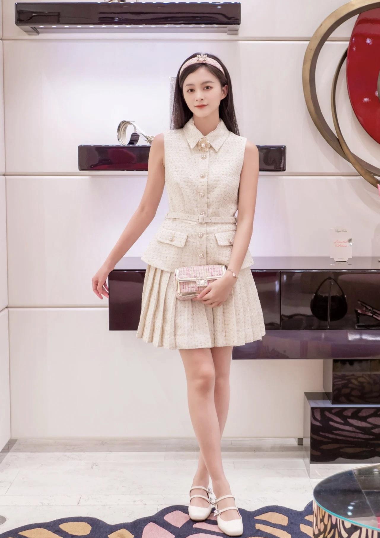 73ff251dcba2428f7b540173bbad28ab.jpg