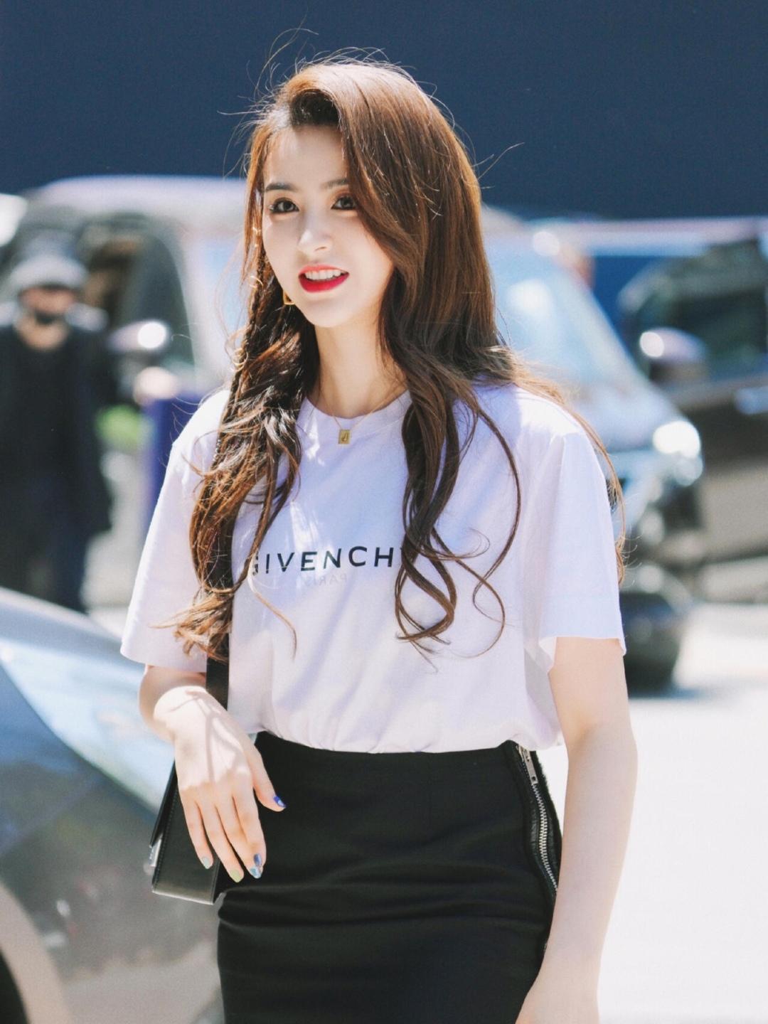 7ff9b40d7a2d2652ccea4a7d9115dfa5.jpg