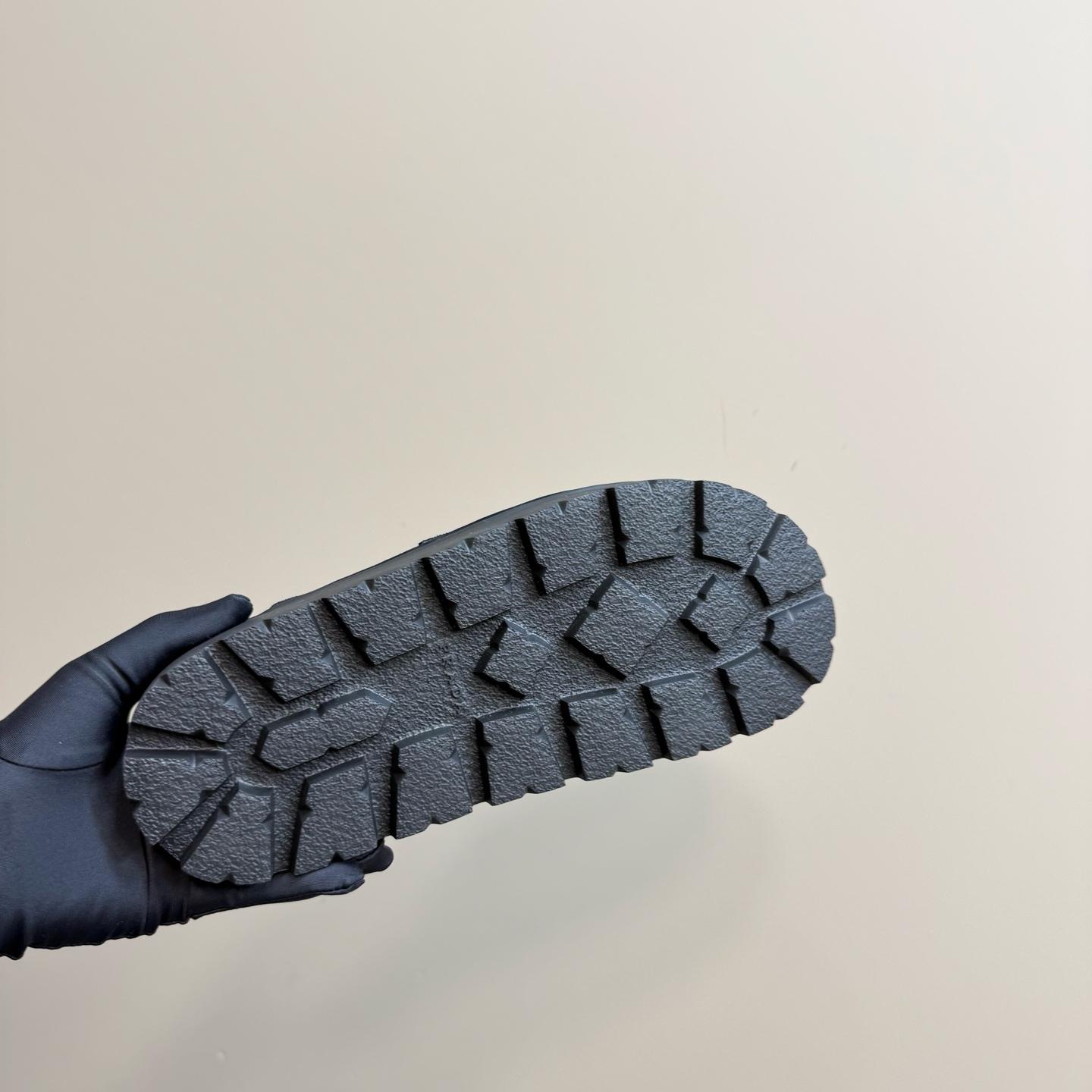 9811c7243a330fbcf4d4d3ee42348e94.jpg