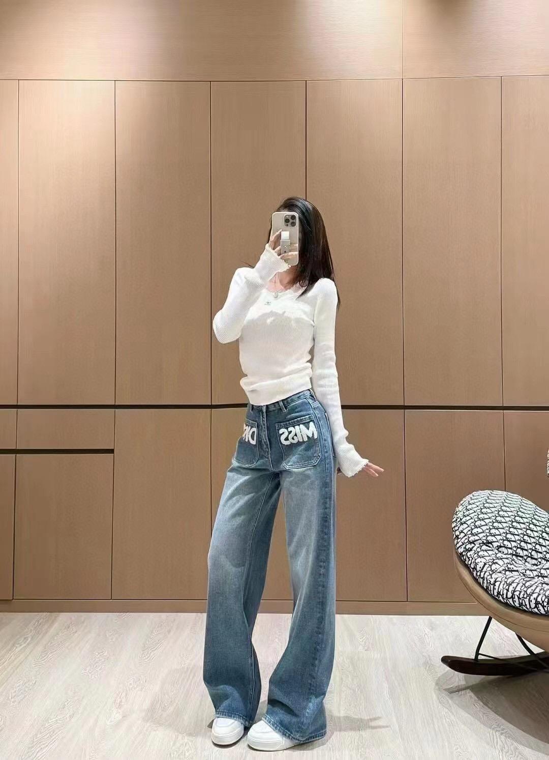 2e5e82b1f604bed1b0b8b46d78419744.jpg