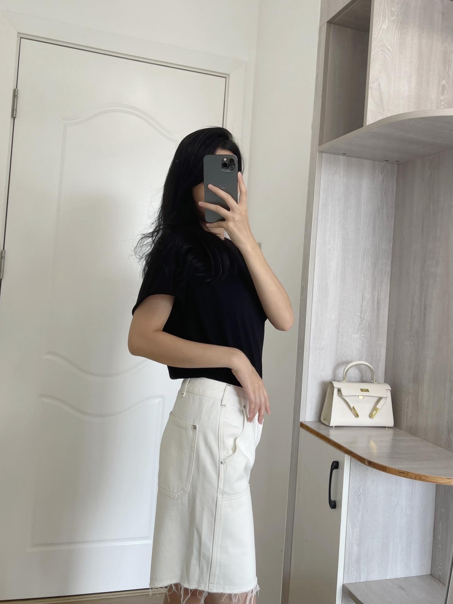 e6bf5c6beefb71c63b6020a3a3195a3c.jpg