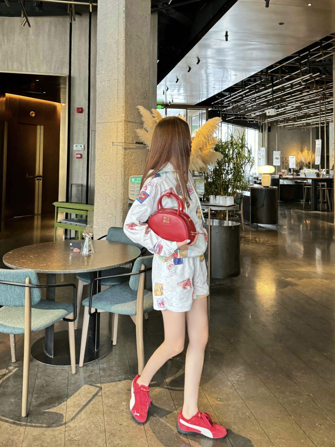 ae305578ee21d87c86d744388b2779ea.jpg
