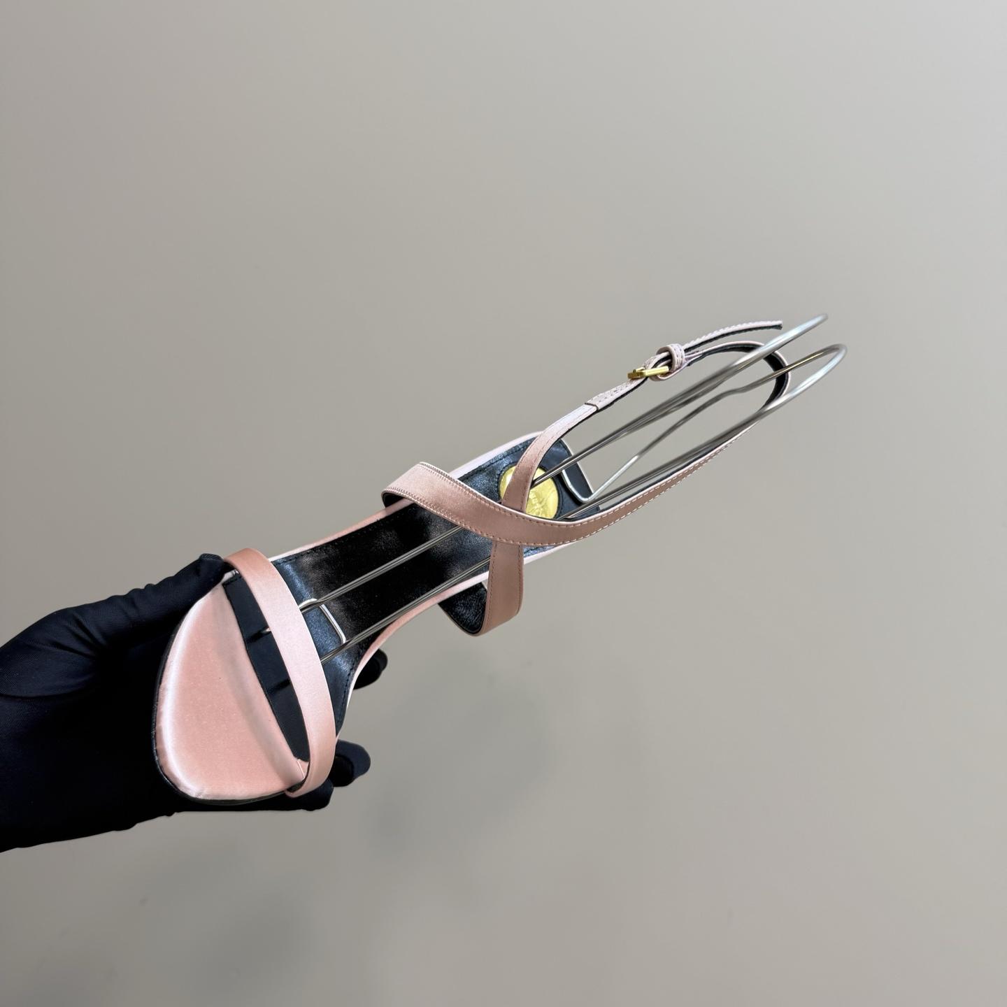 a21b19ab65e2f67c5ed8f062679c4d61.jpg