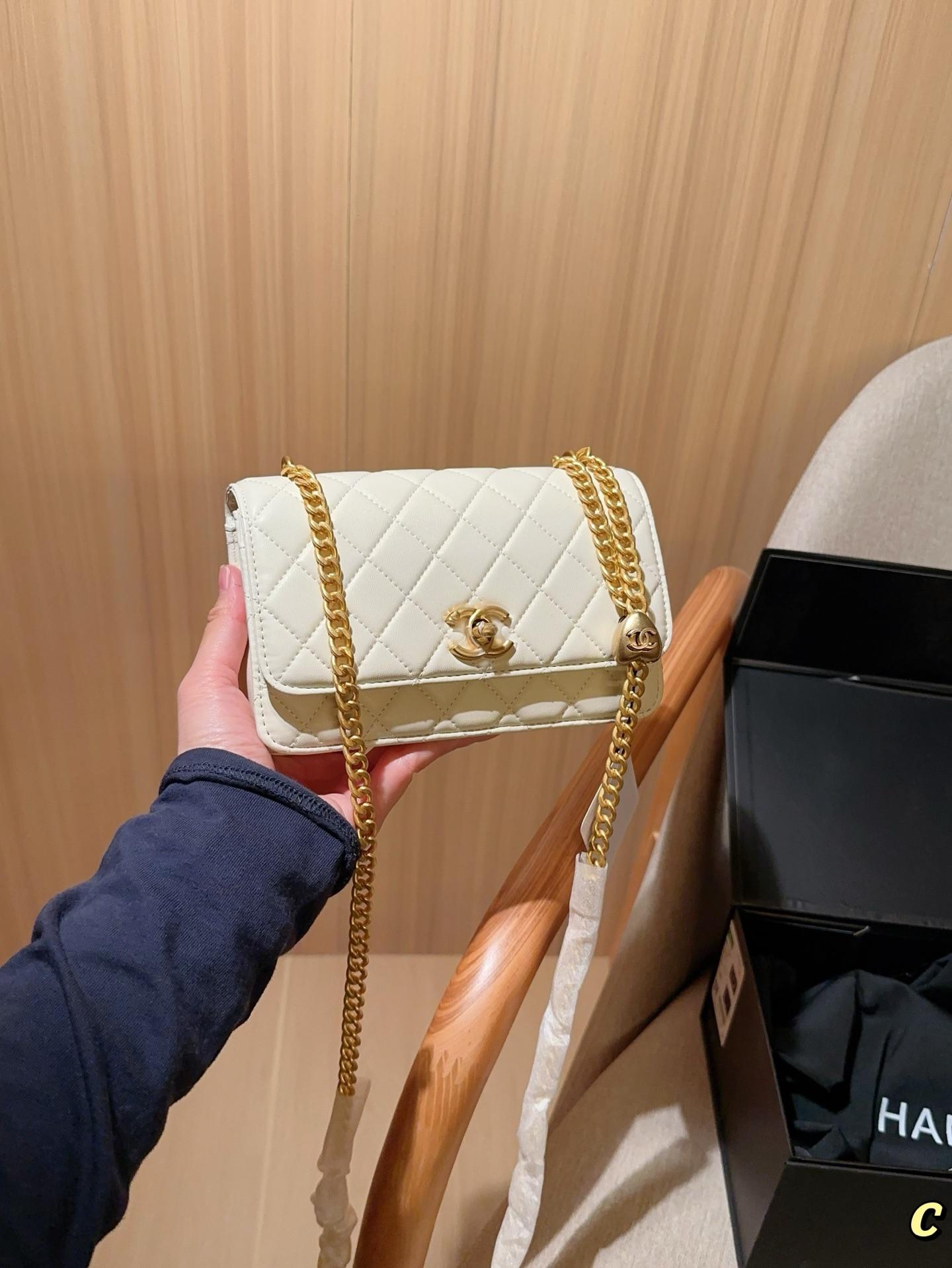 52ff2d541467fedd0b97d5890bc917f9.jpg