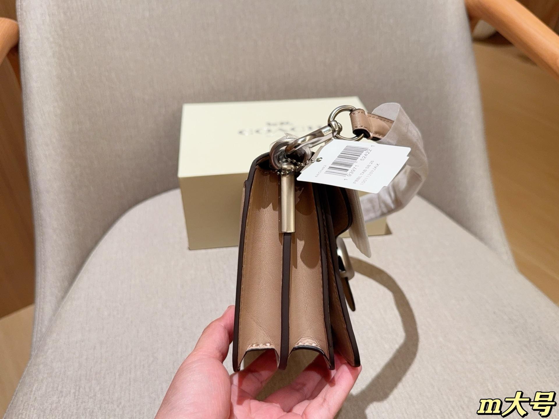 0ff9c6208be48be1d319677fd14f0596.jpg