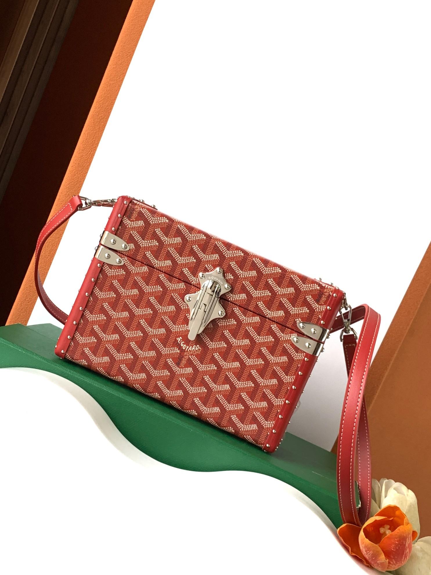 edc6eb31a9475b0869e96fb3026f9ea4.jpg