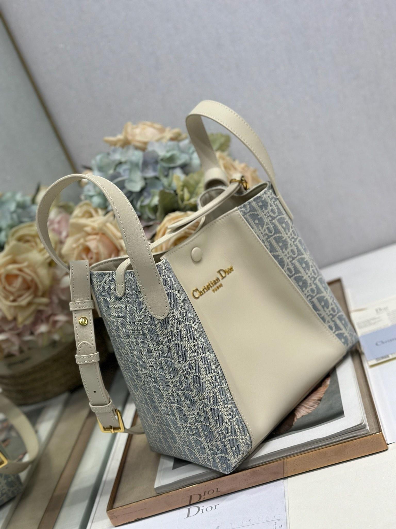 fe61819aade78b80136b0a7999688af2.jpg