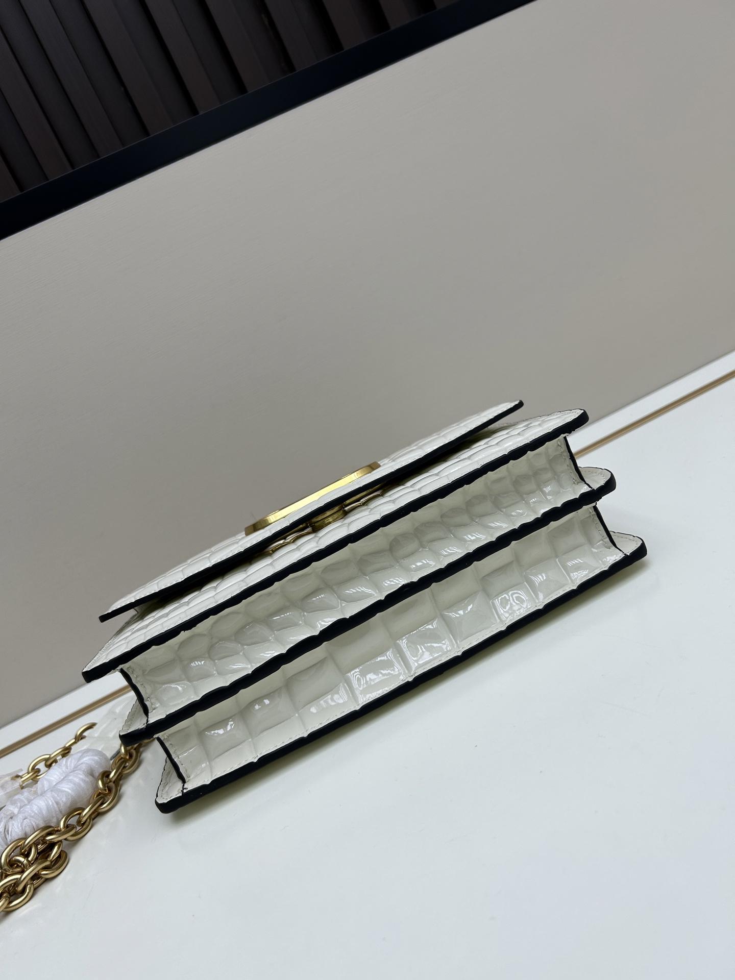 3c5656899ff55de66774d3eb686da17a.jpg