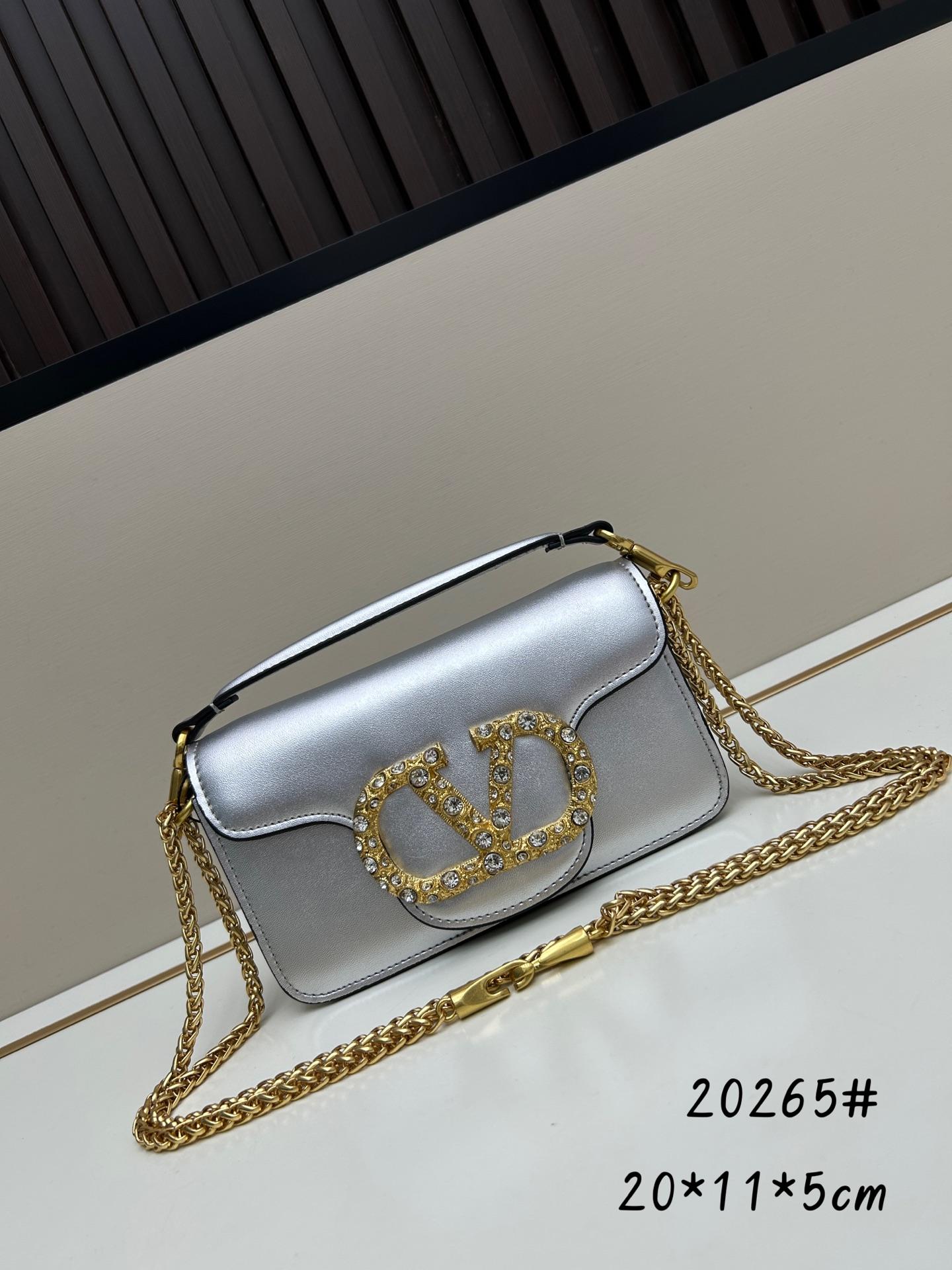 b010f3a6cda35d88a61bf5b9a6de7f48.jpg