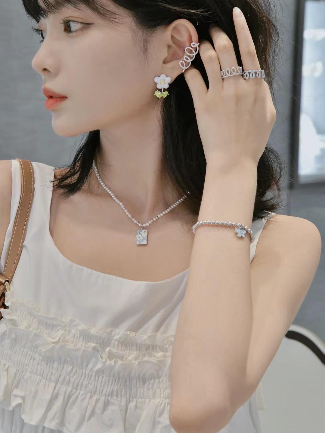 0ead813fa4390cc08dab35123f1e8cd8.jpg