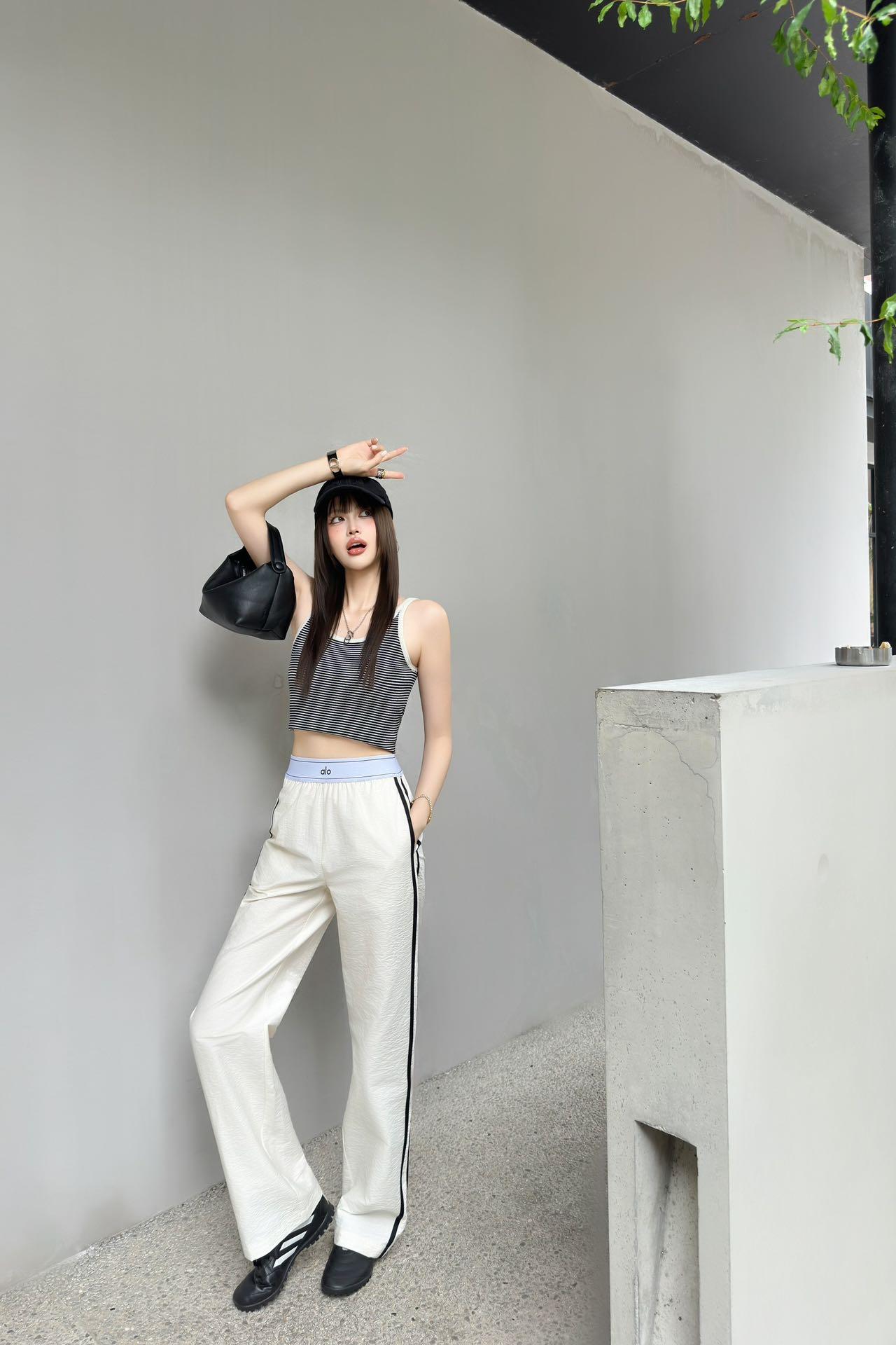 10267d12fbdb2949a1b4359400cb9e71.jpg