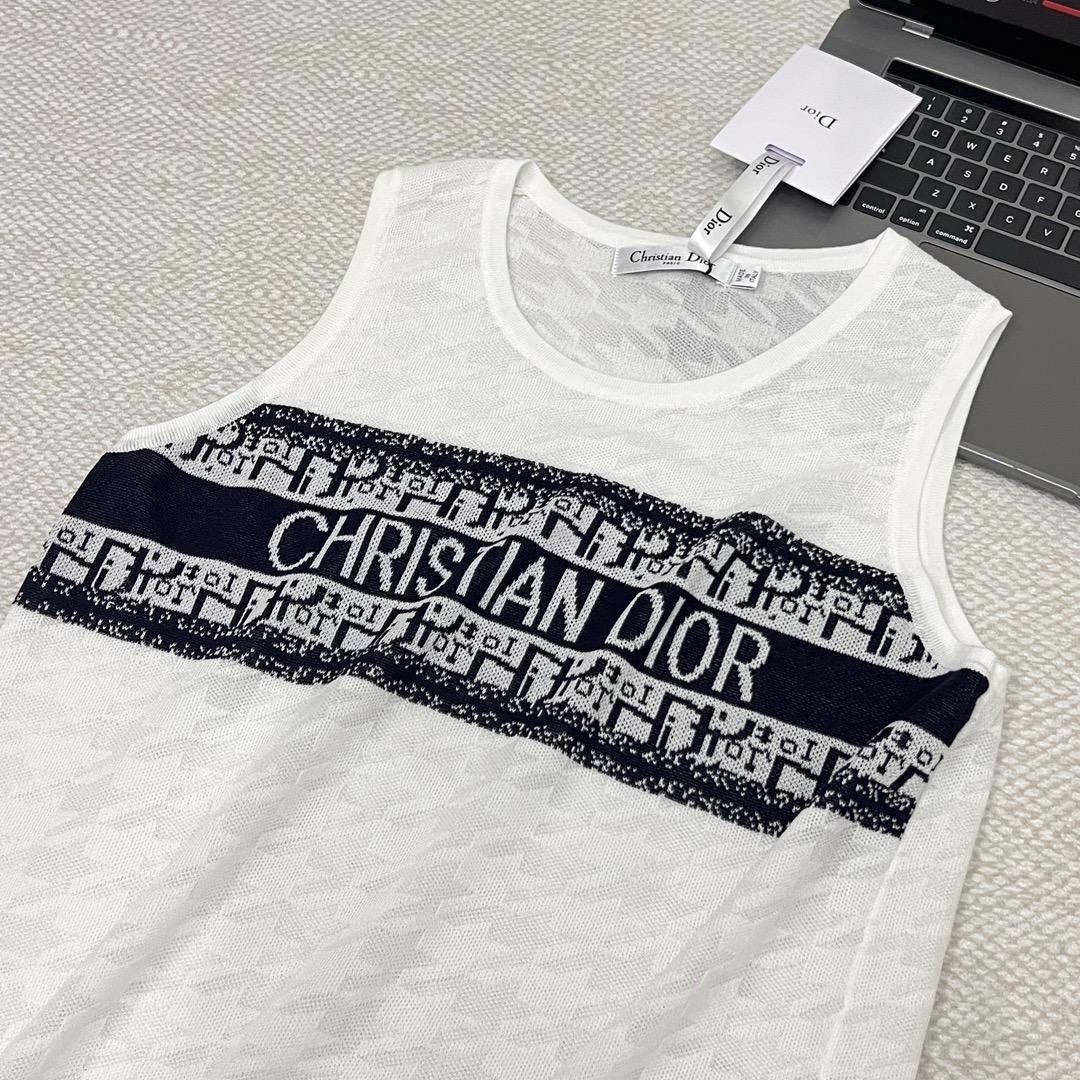 20a49d2624d57e42792b46f3f4303318.jpg