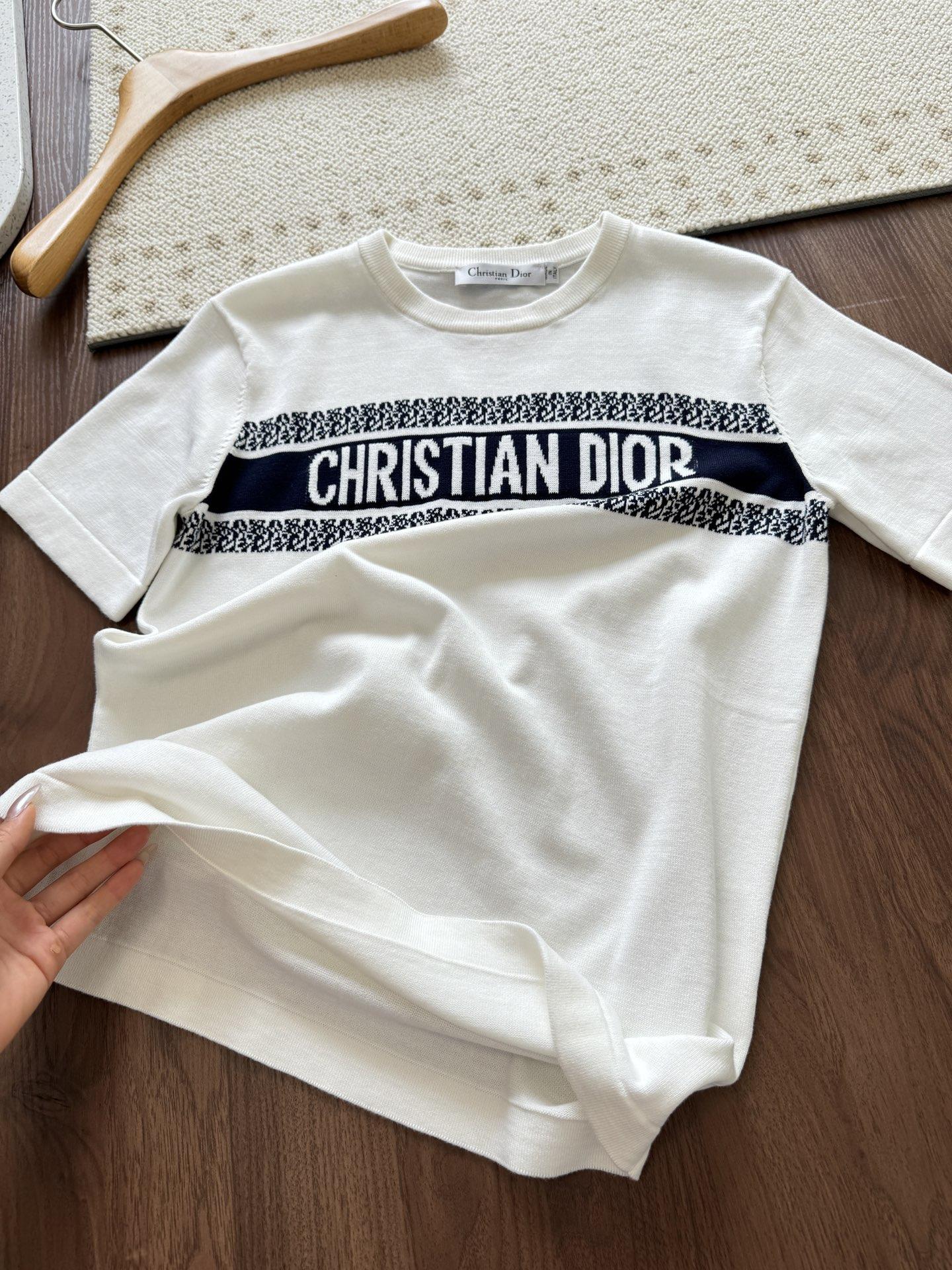739c180539dea52d0bc6dddc263d1319.jpg