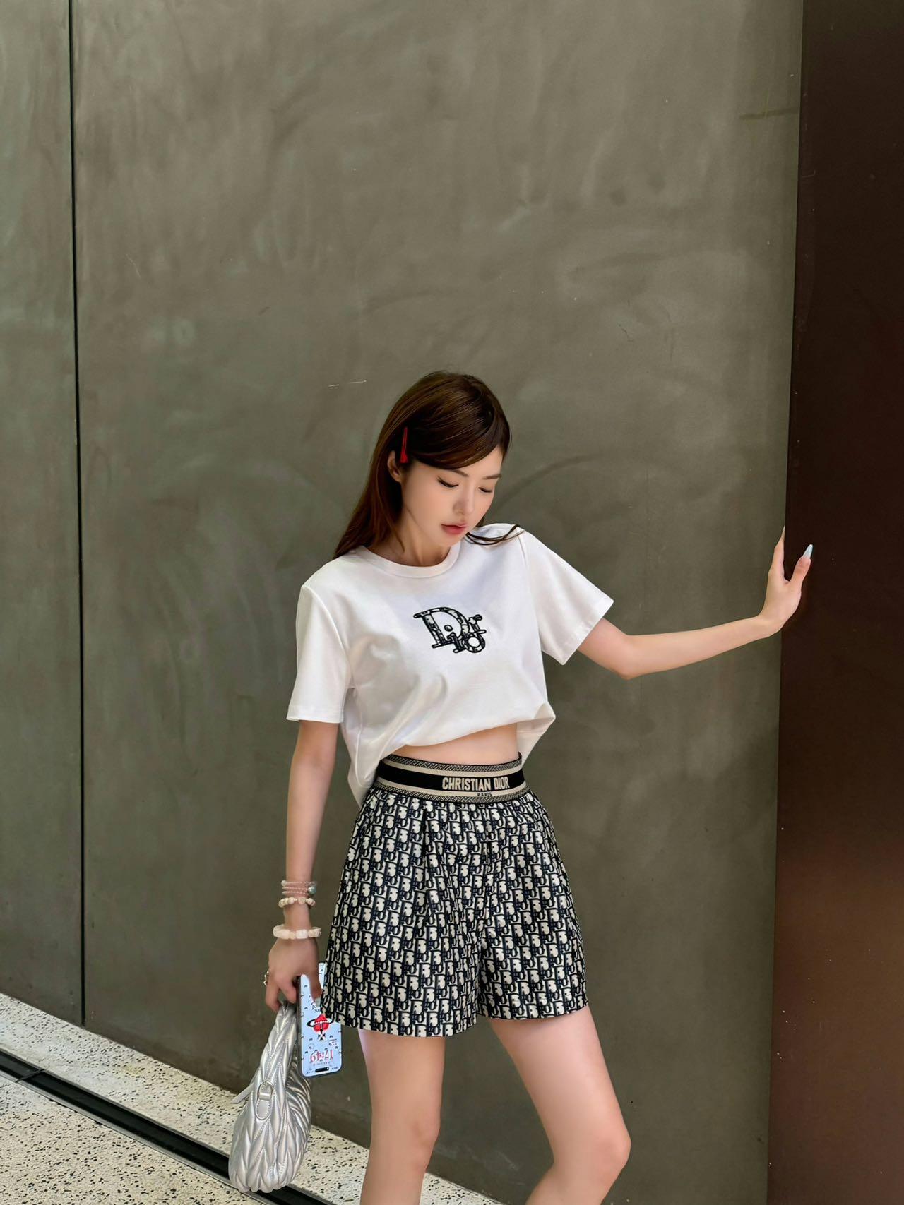 081bb4560cf57b3e934913df595f01db.jpg