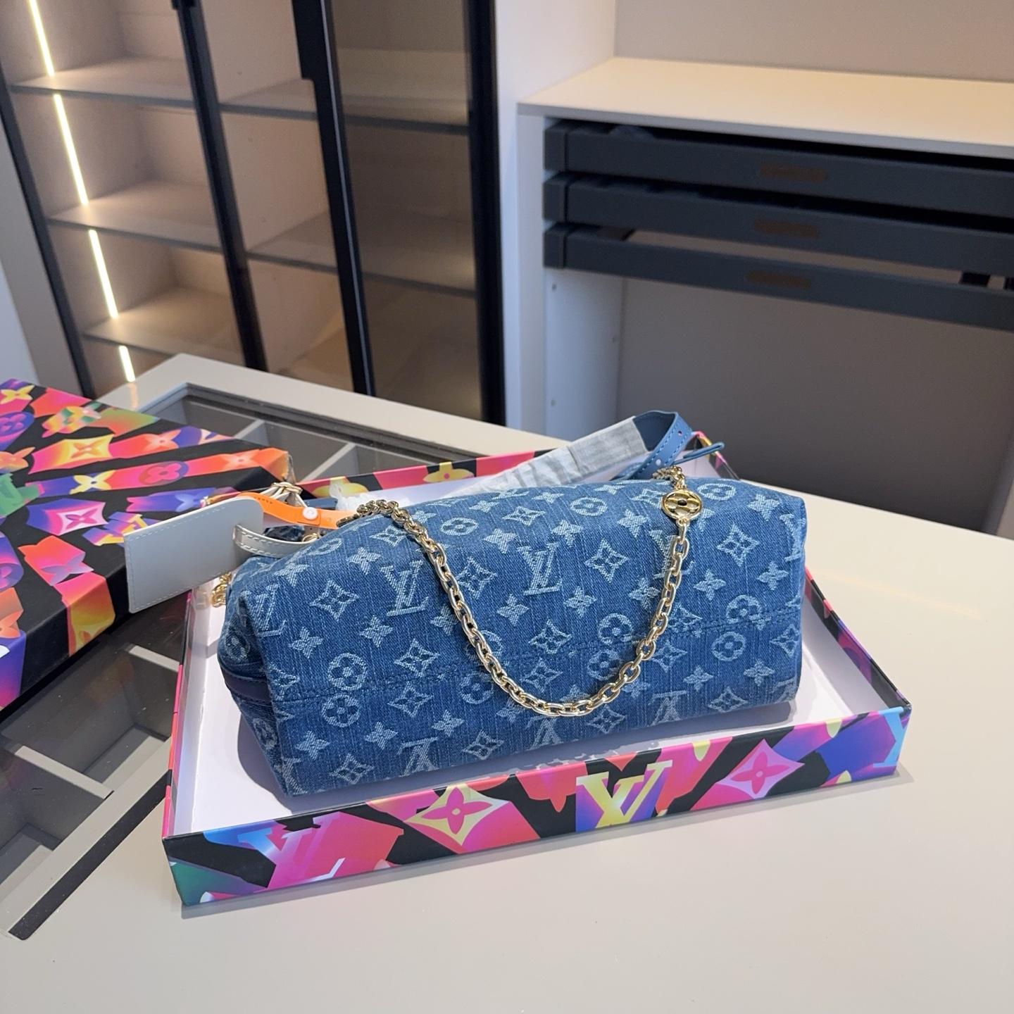 d4741e7107518bae1f29c0af8b3465c3.jpg