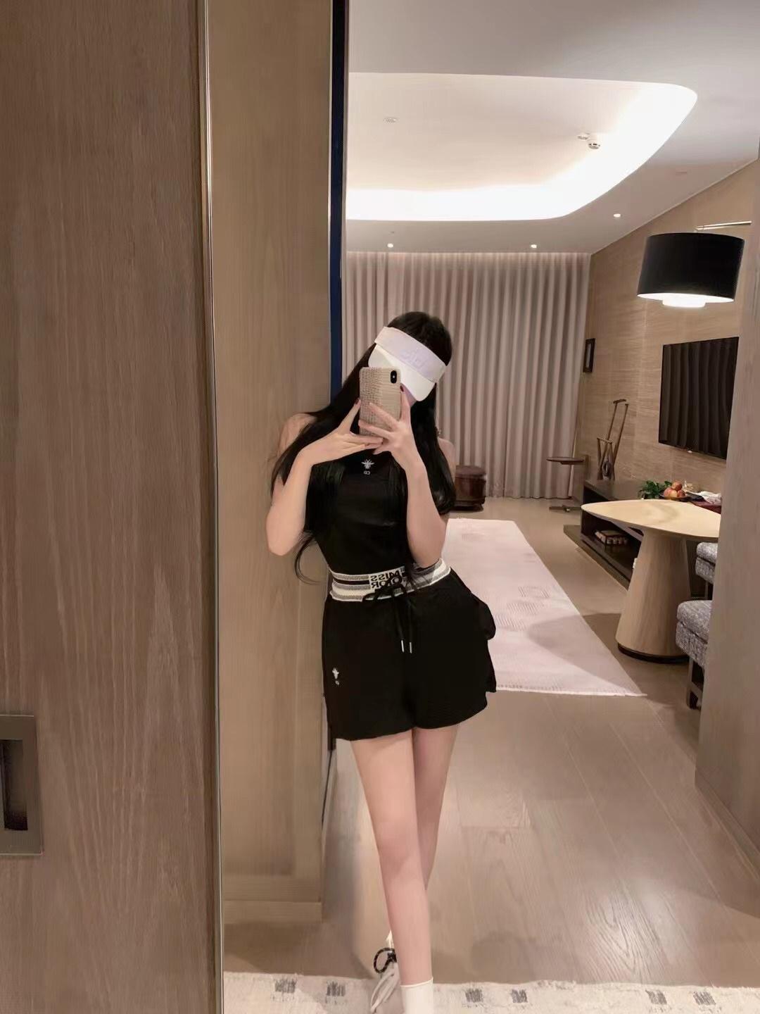 0495ebfff8eac7a93a7a3f2a1beae3a7.jpg