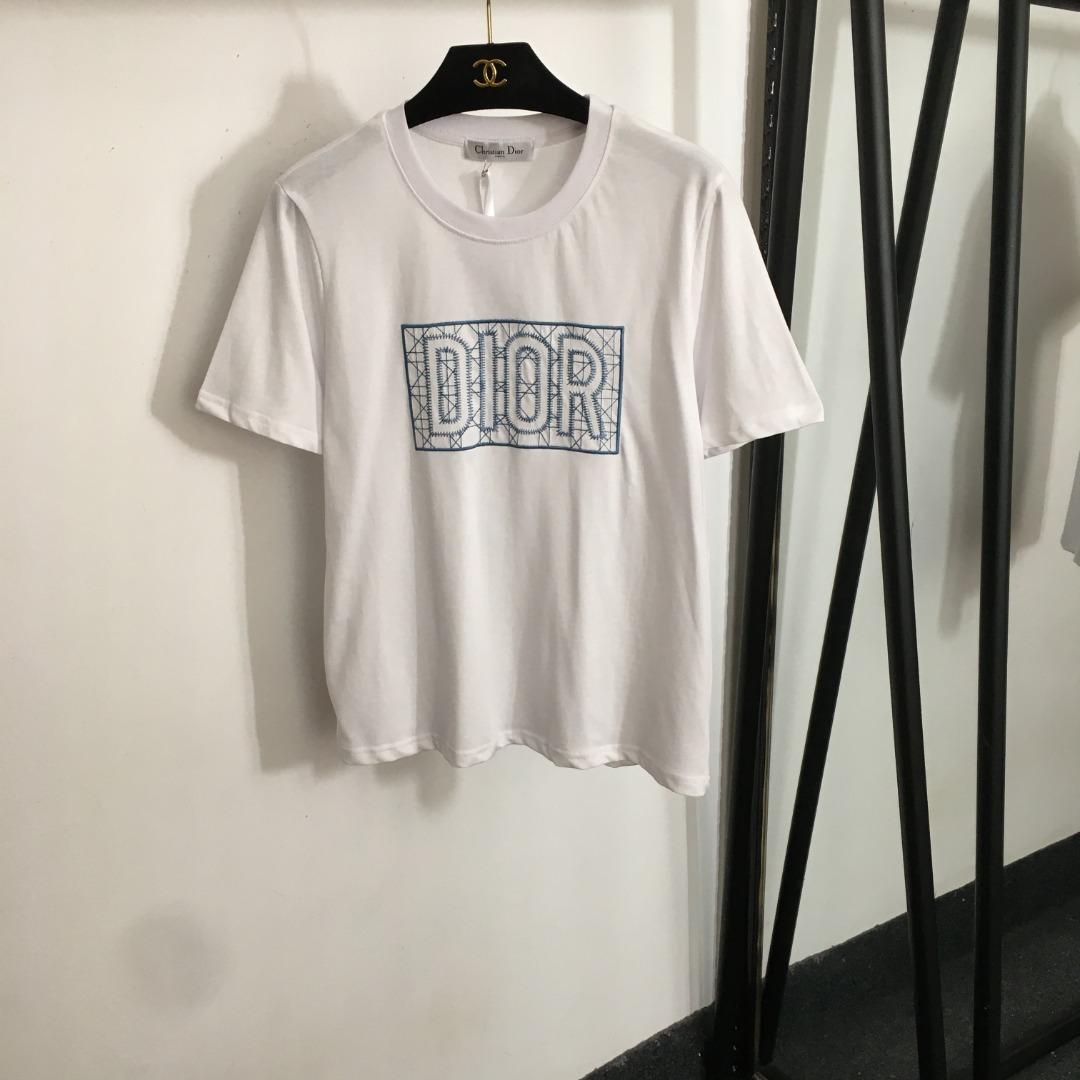 4dcbdb37bb8d8533e5368d790a877527.jpg