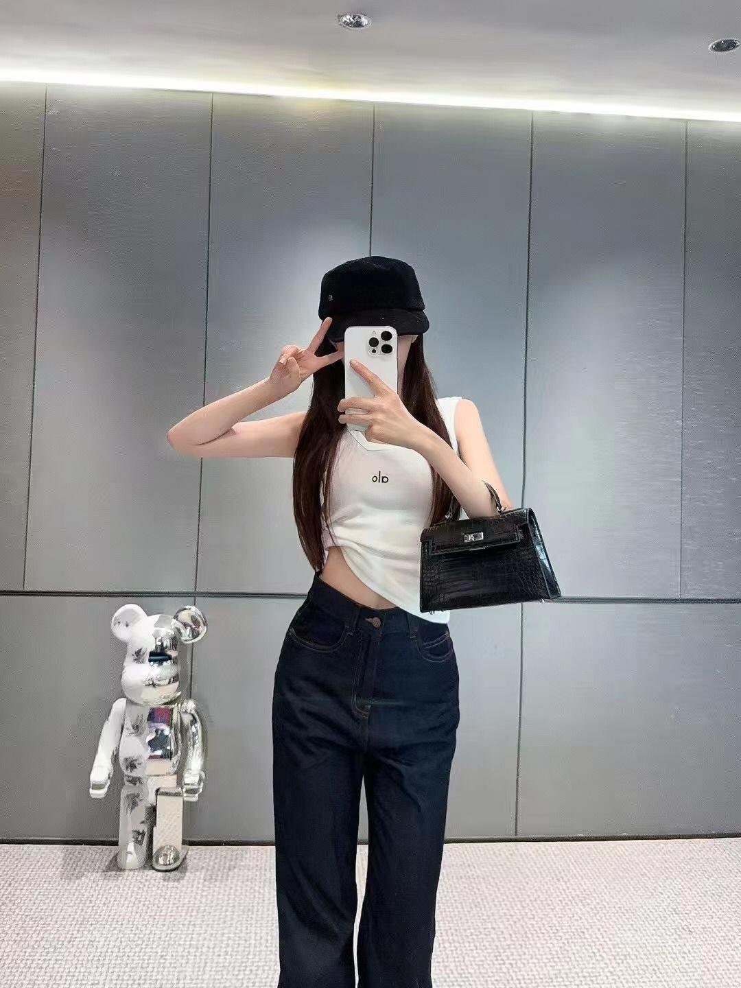 ce1f58c9114860d81c5d1be1b415d012.jpg