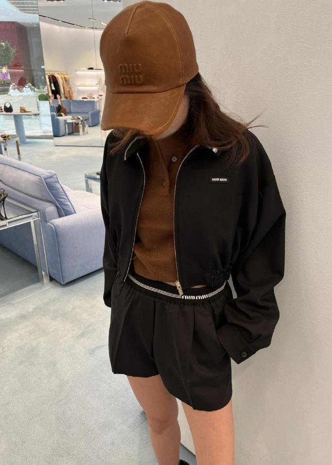 1f51b81c01b4ac572eda87db7ece5518.jpg