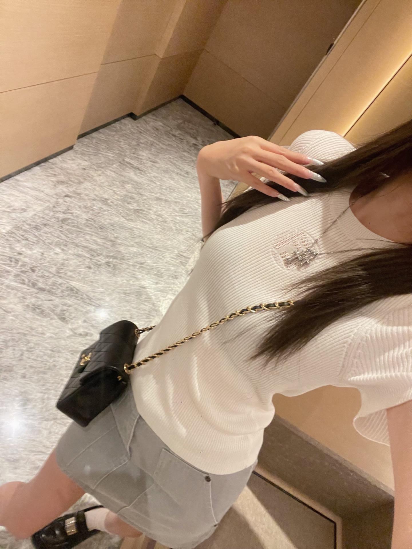 459dd53f1cd748074bd26a2139ee6154.jpg