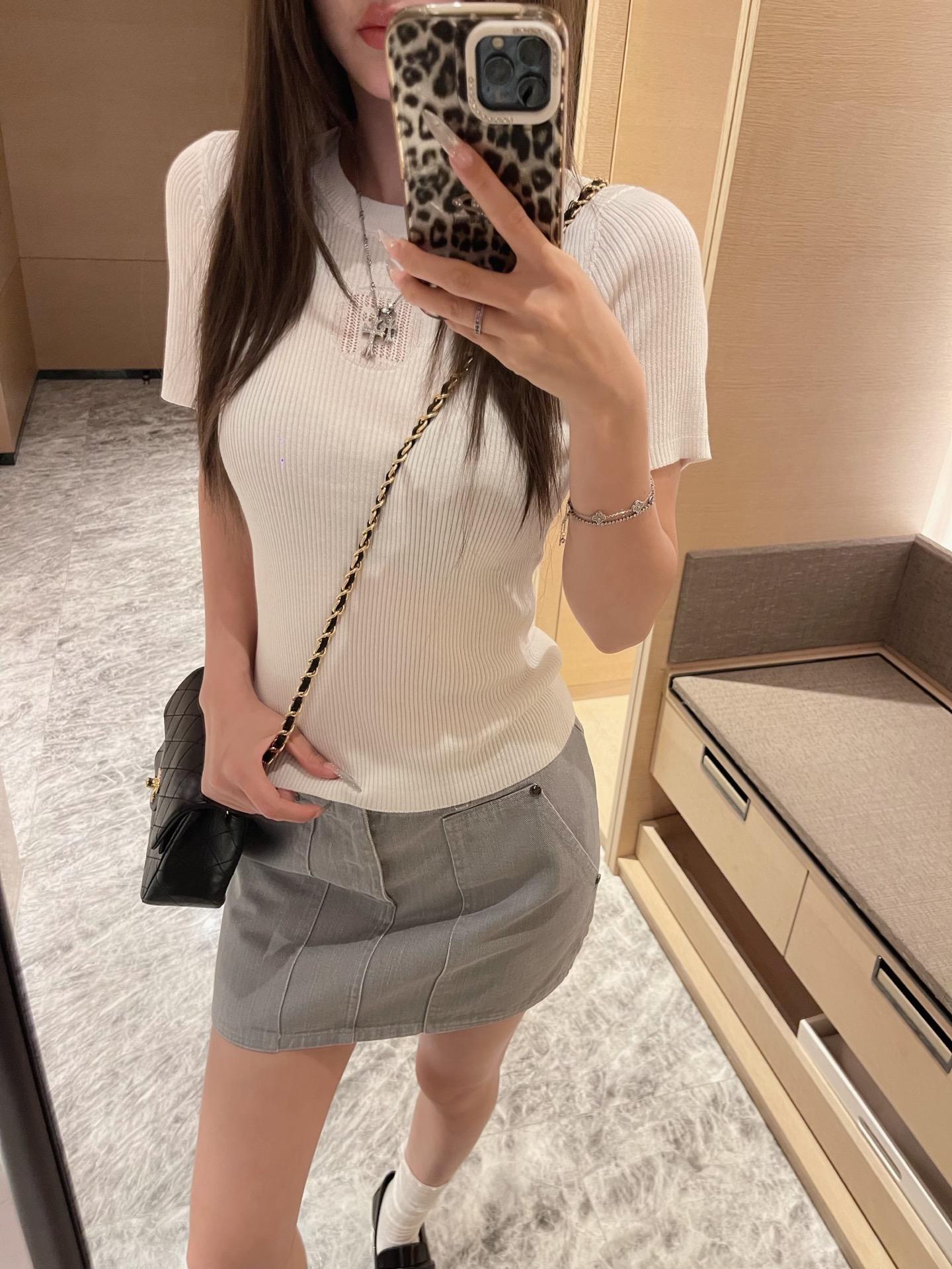 942ea390fb4453bfb5d4aeb1ef4f3ab6.jpg