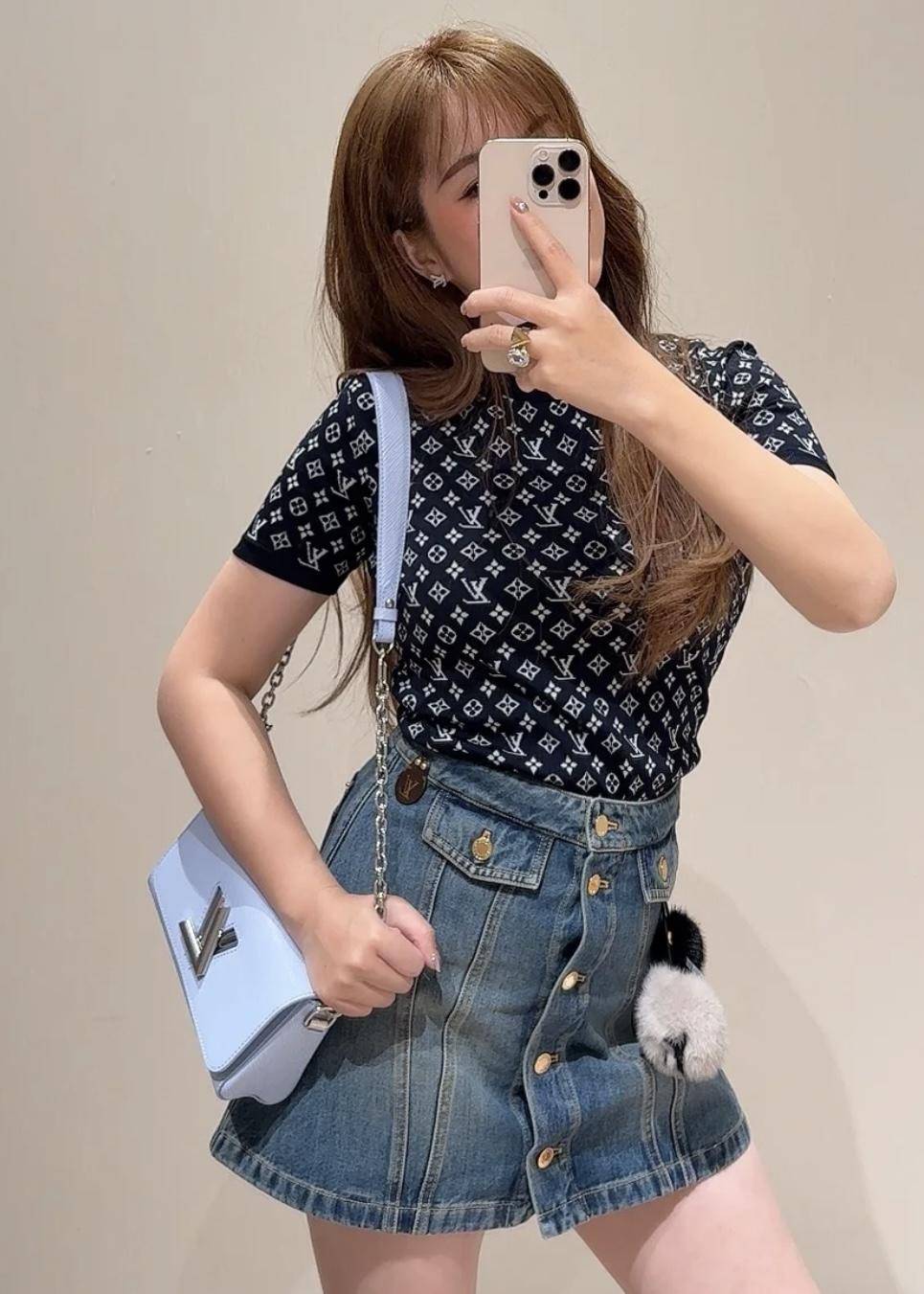 a0b1b163049bf0424fd2d62260ad1d1d.jpg