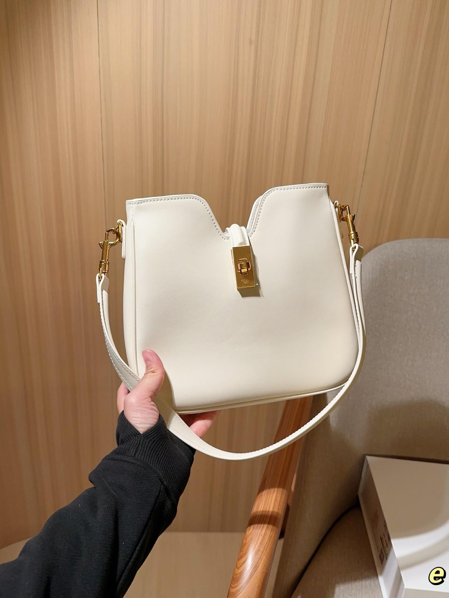 52b529da711e5100fc1ffe6e31256e09.jpg