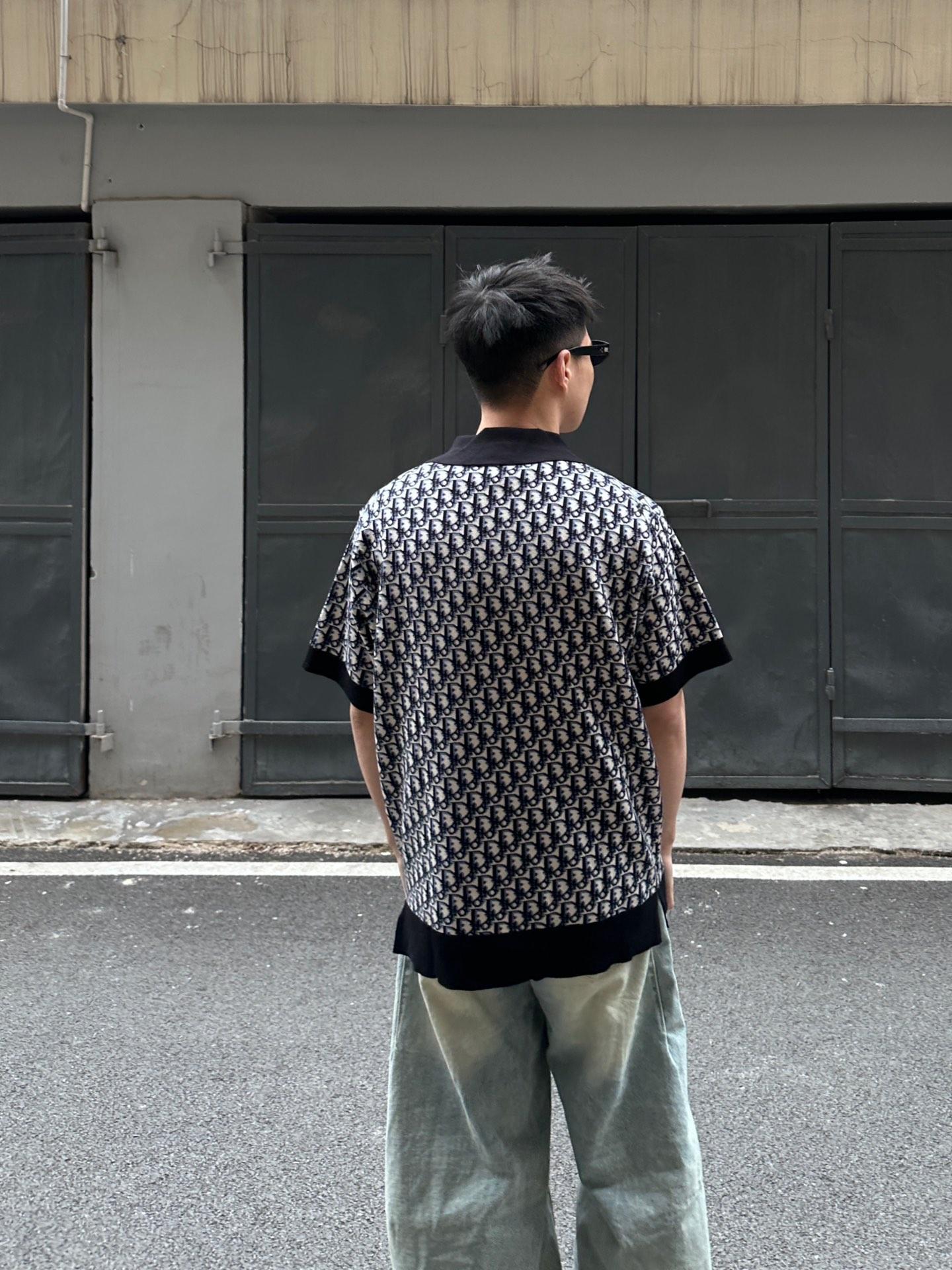 8306677719c5d6fe6fce137e7a1adc79.jpg