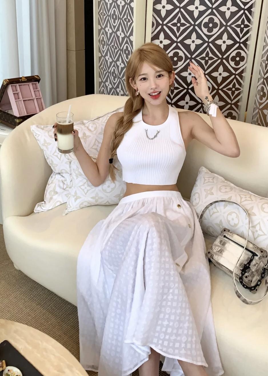 6f5f51f93d96c52255d5aef4260b4bb3.jpg