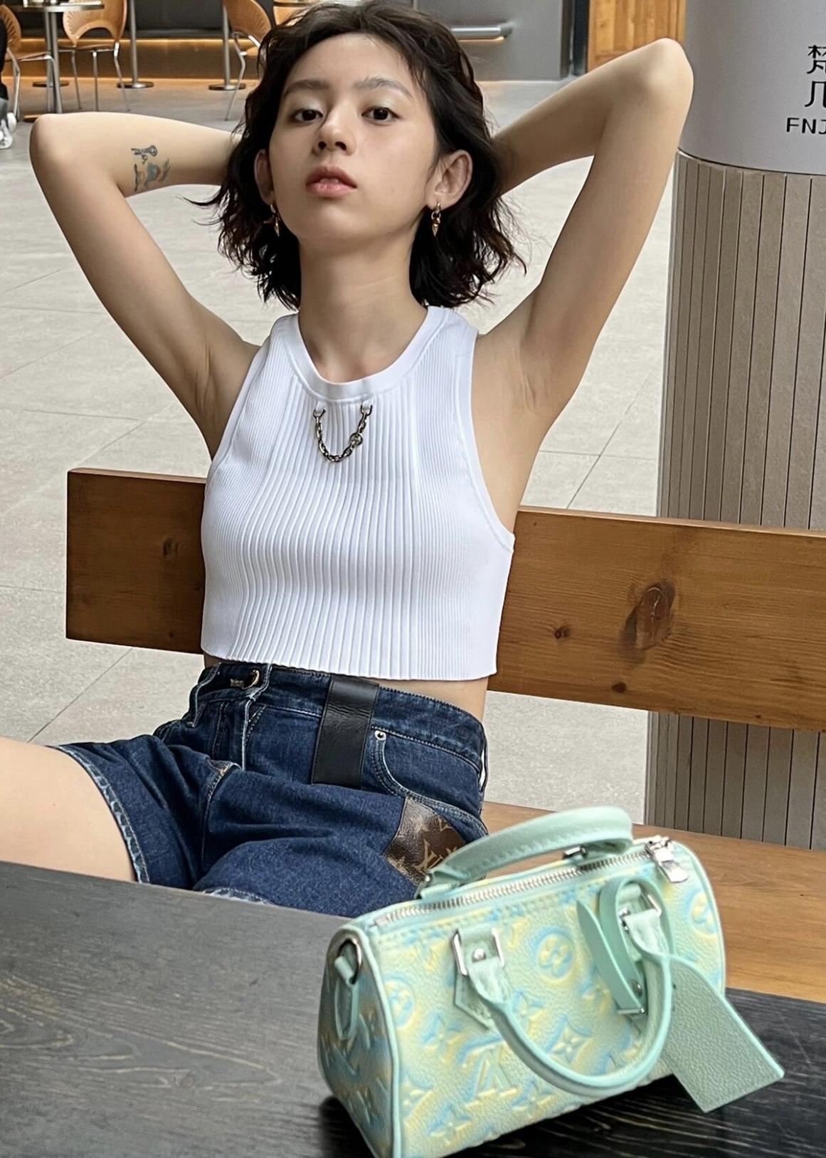 87e93d7b6ae9bb2a80b9fd4bfbb83a38.jpg