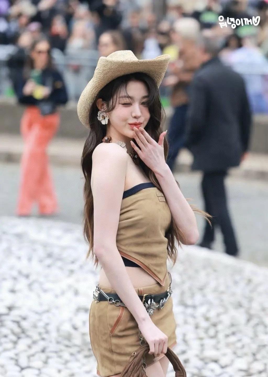 ccafe681e6da481b1a6af25bd60de4b2.jpg