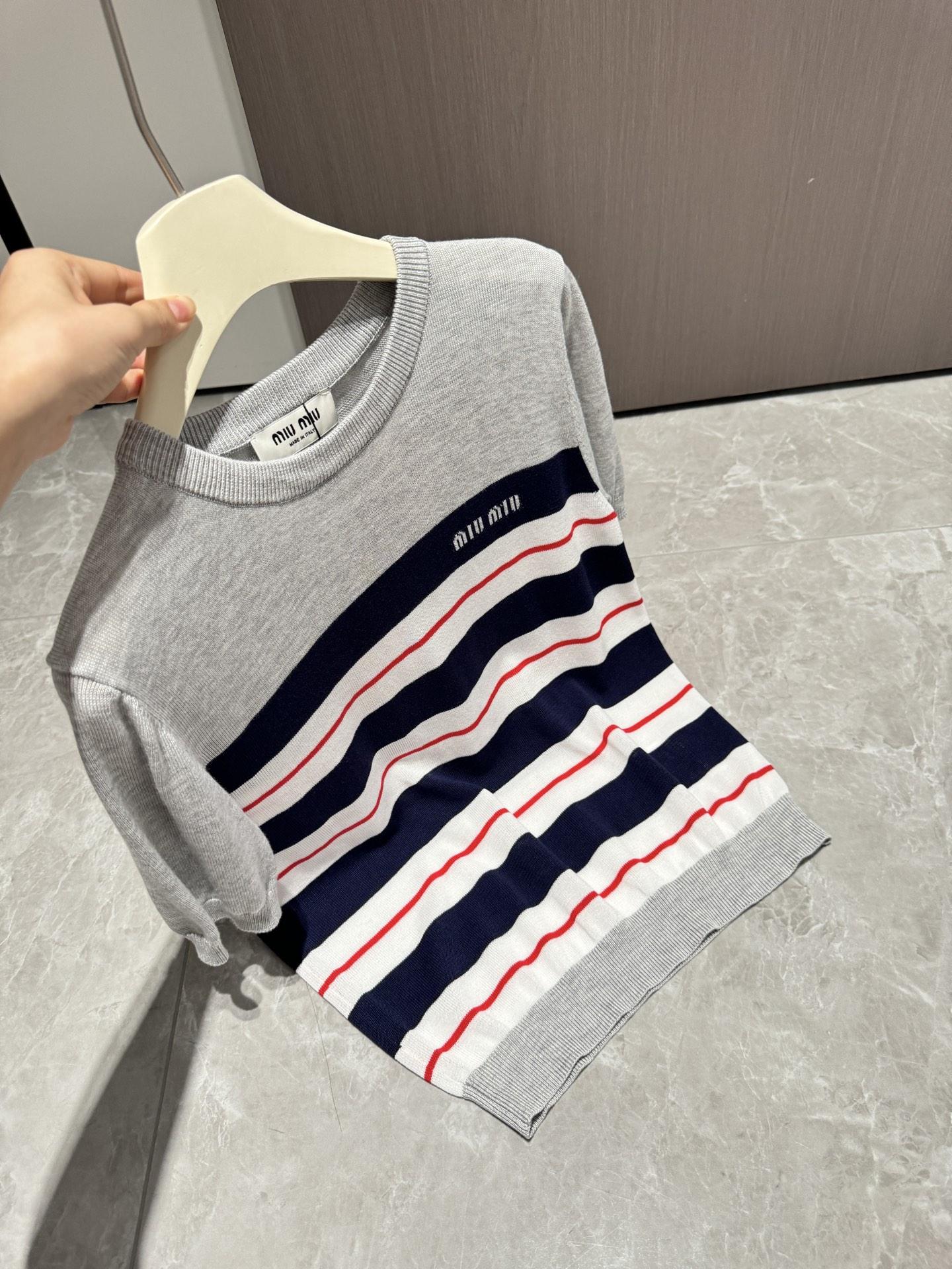 19db1f8c2724f147a3f10bf9b260e57d.jpg
