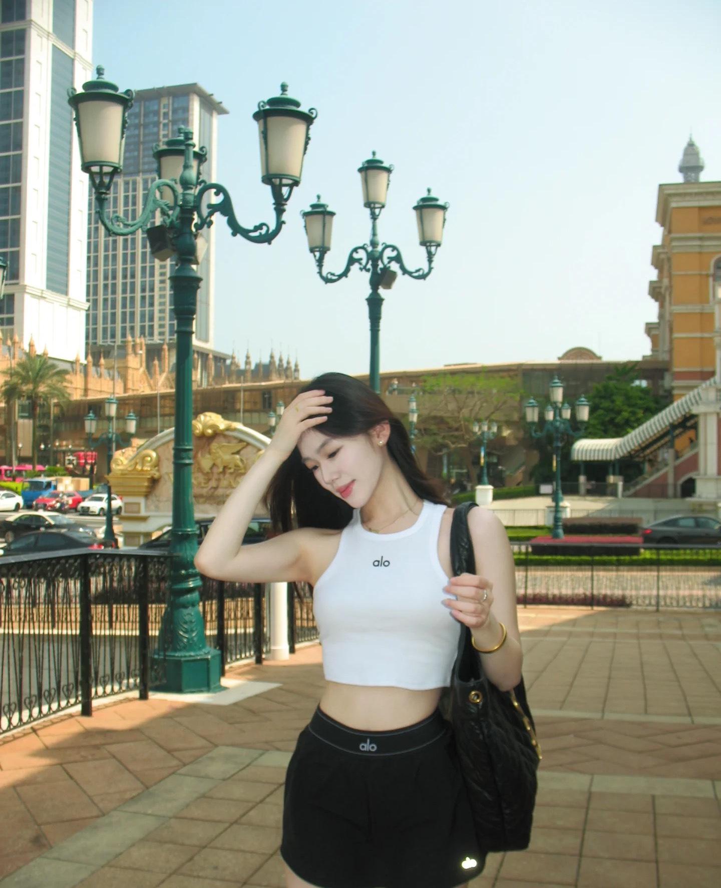 4a587ff312f741988cb4ec895fb621c8.jpg