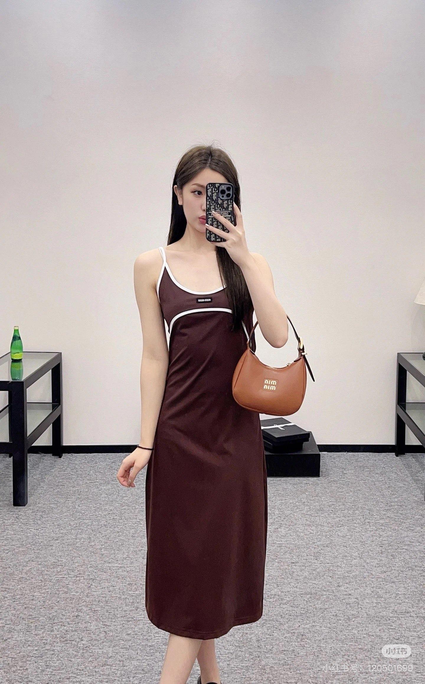 c8599c618f5888461f59b3796a3f545f.jpg