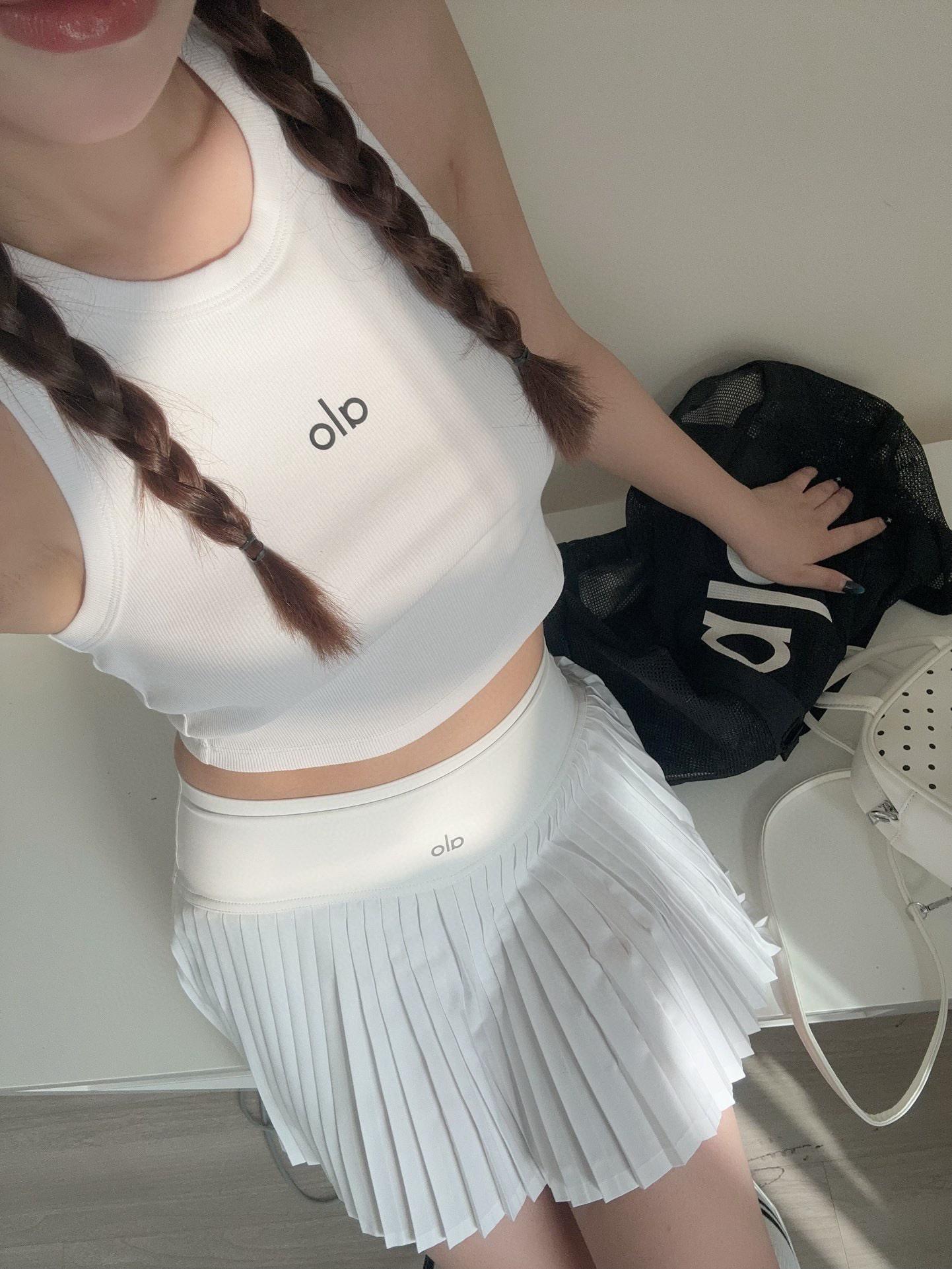 d9b9af999145baa0ac0e02f4bf90b86e.jpg