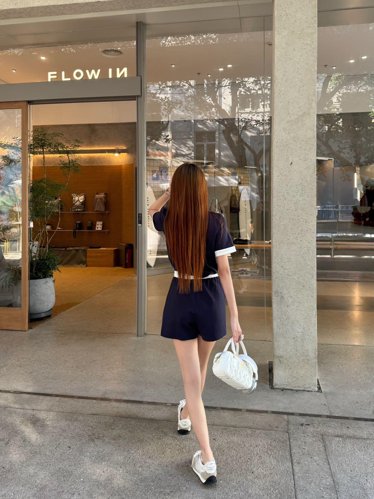 32b37edf323cee79184fe39715456b90.jpg