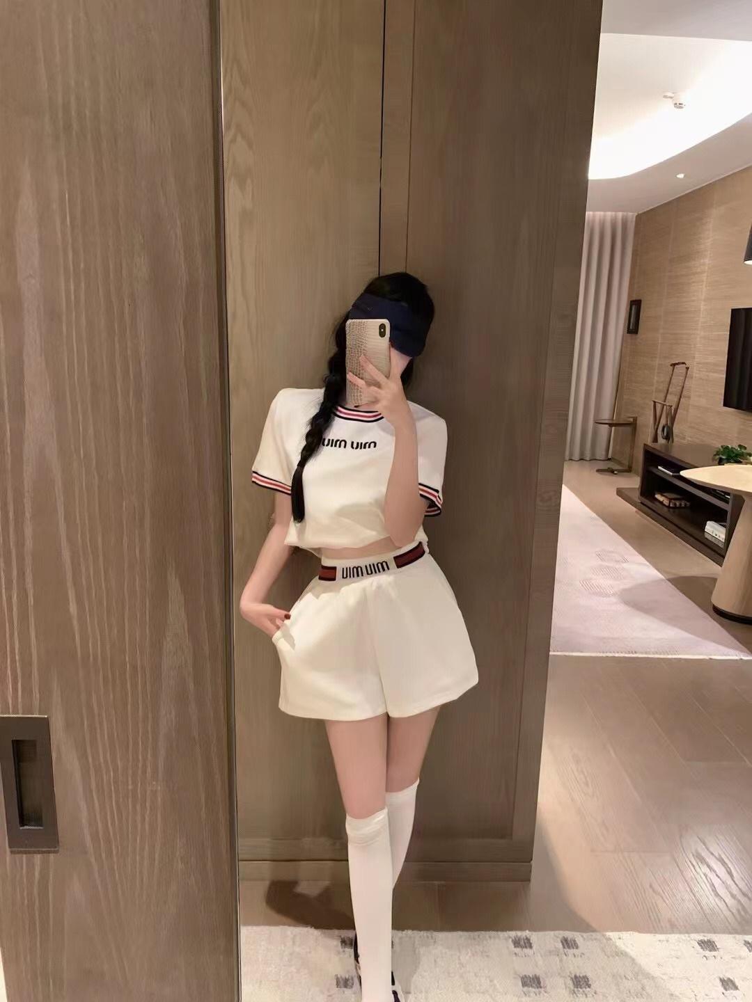 98dedee0cd7a0c25e8a9bf5918839082.jpg
