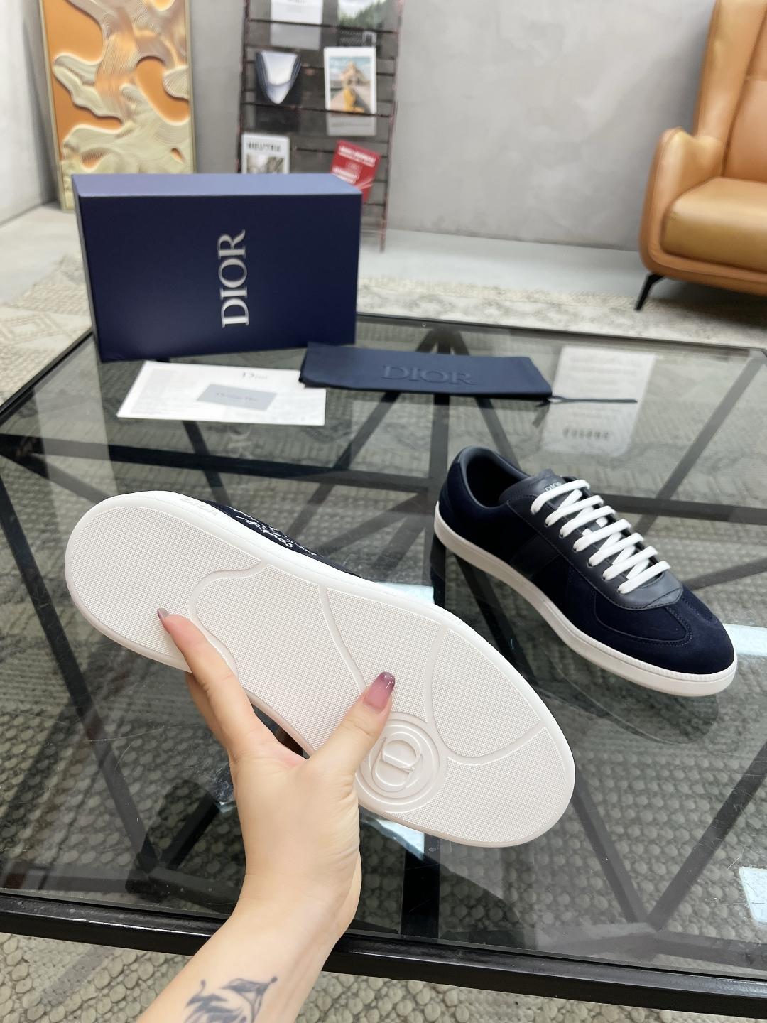 9aed49d72993317e8a2457e676558162.jpg