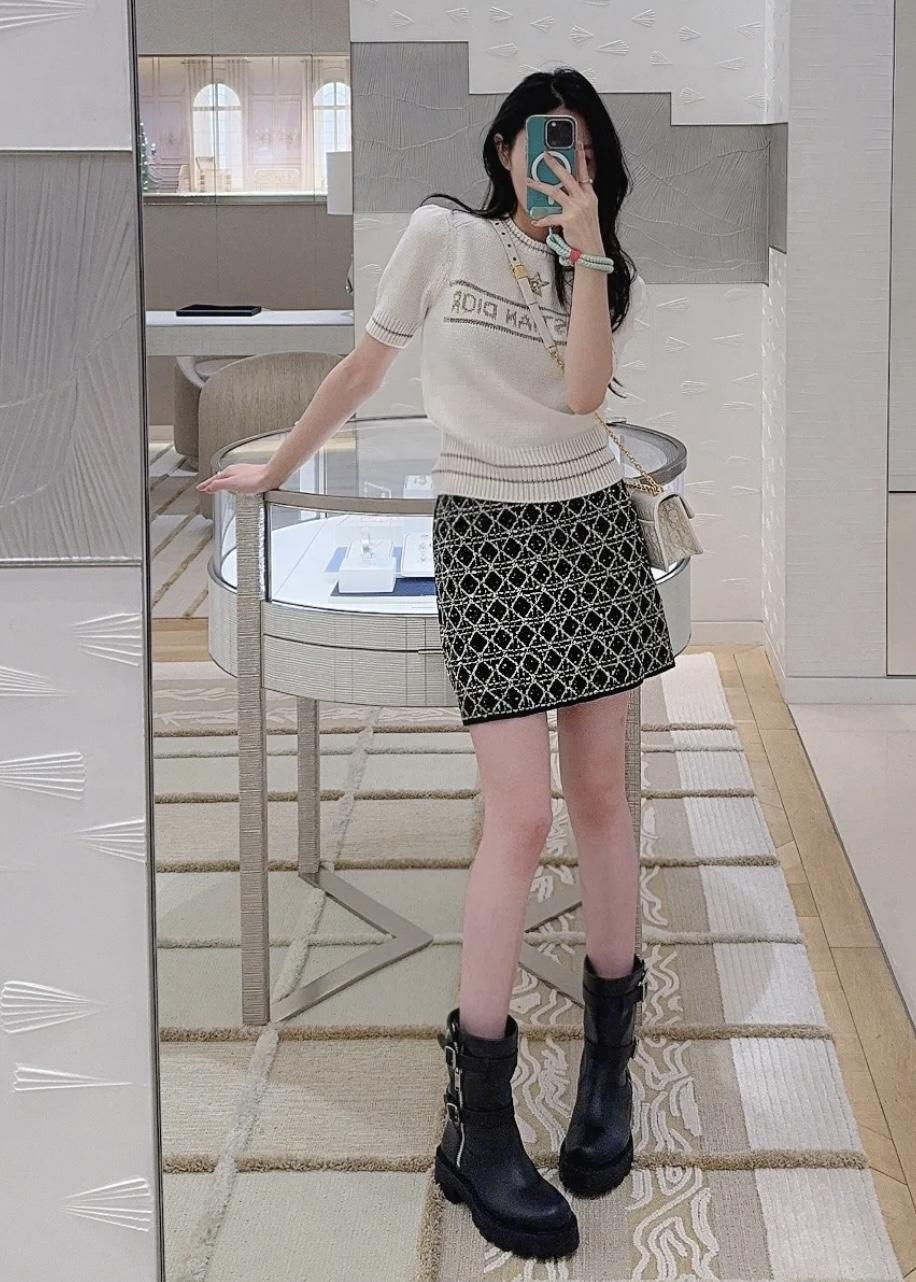 4d1d4c363778ff50cefdca86df7a355b.jpg