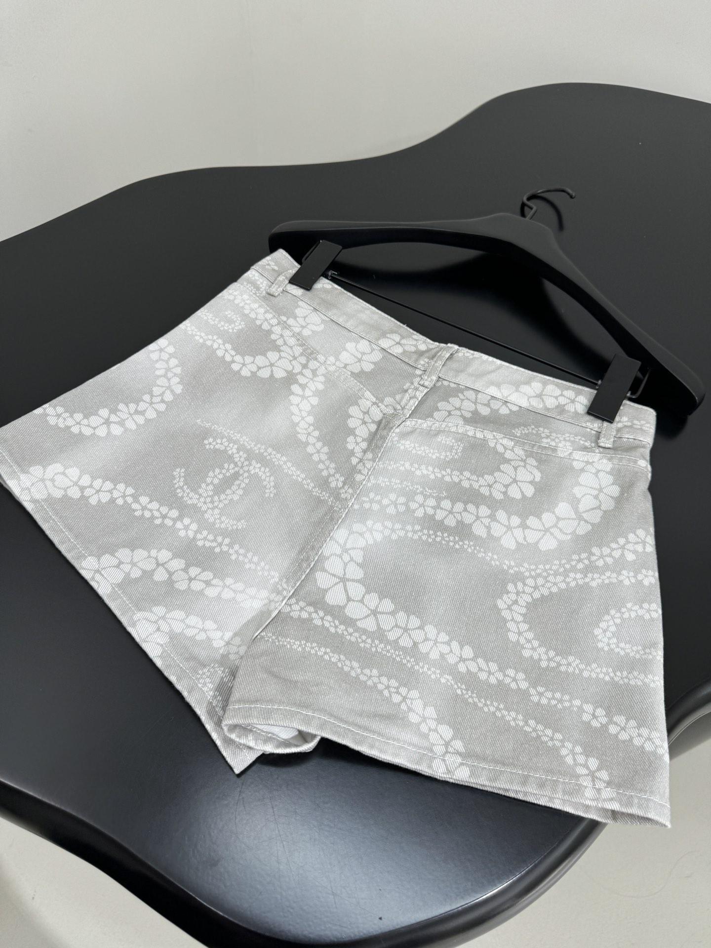 1c1ce53fc12009e74191e2b05216a395.jpg