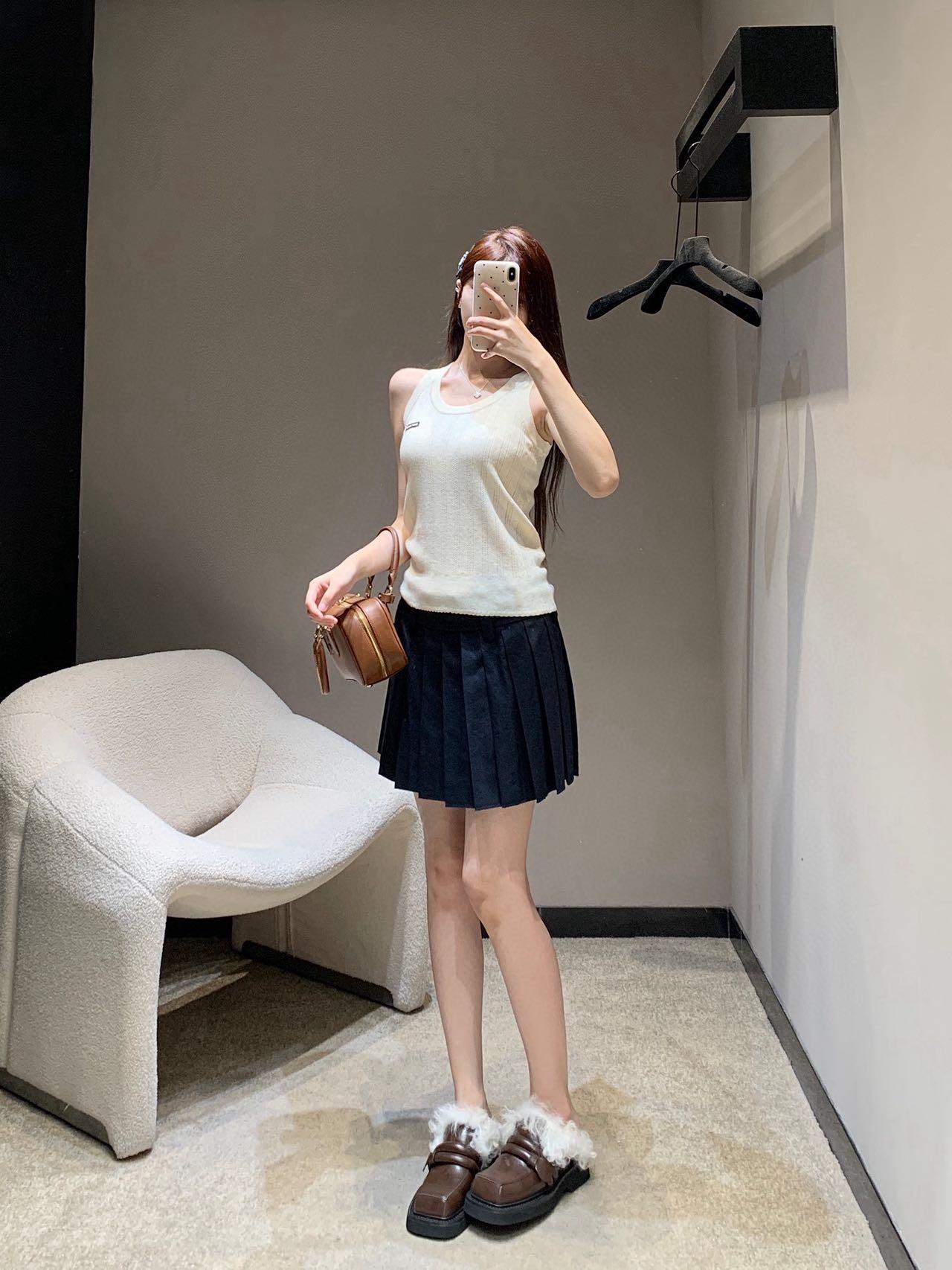 3fce18fed0a347754c8ea4f63bb5e546.jpg